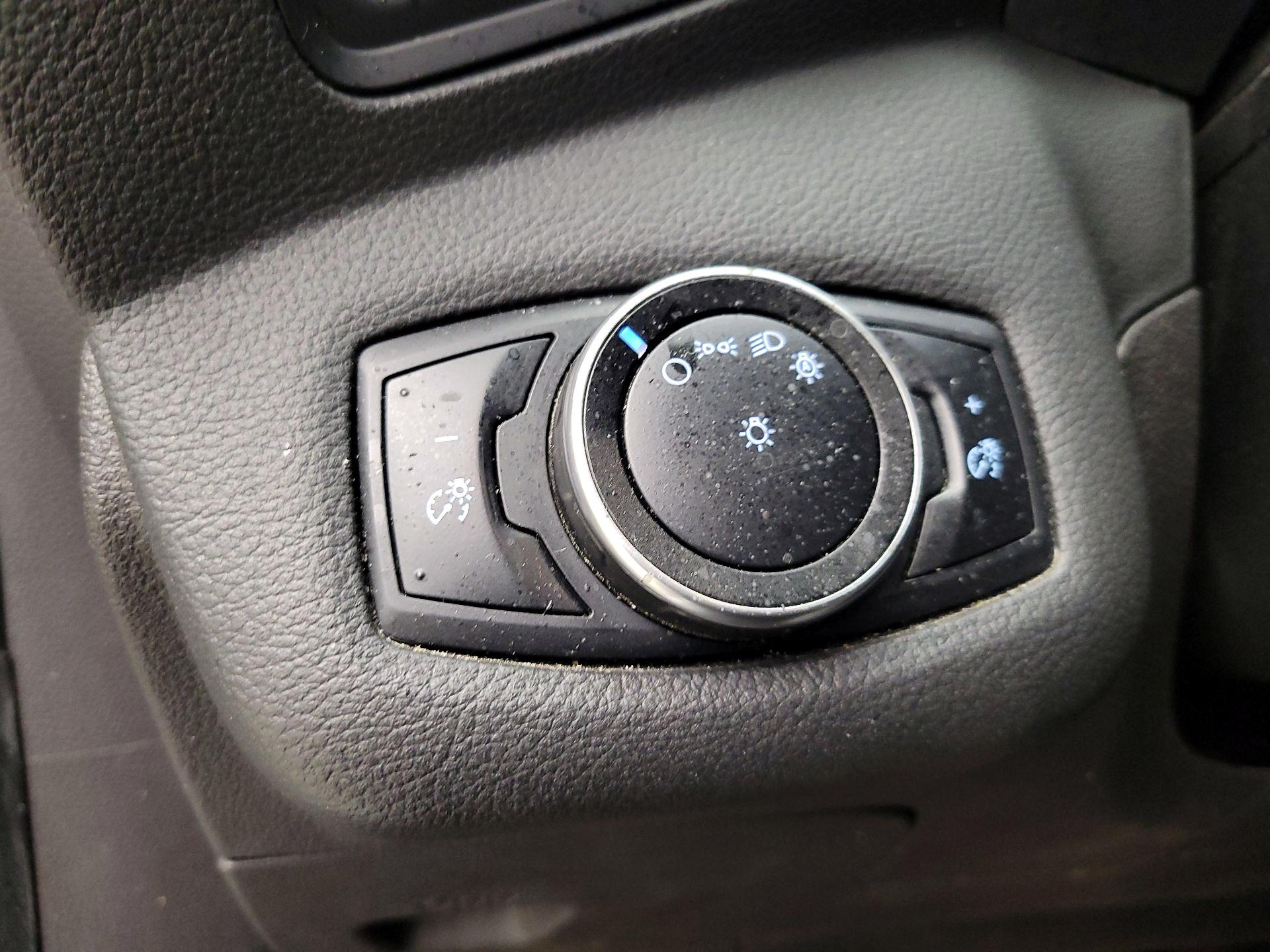 Thumbnail: 2016 Ford C-Max - 13