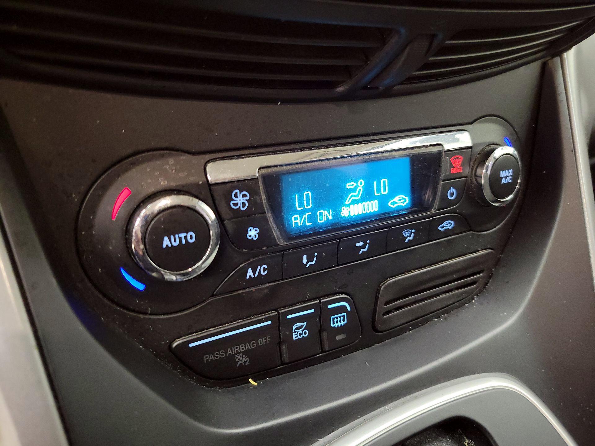 Thumbnail: 2016 Ford C-Max - 15