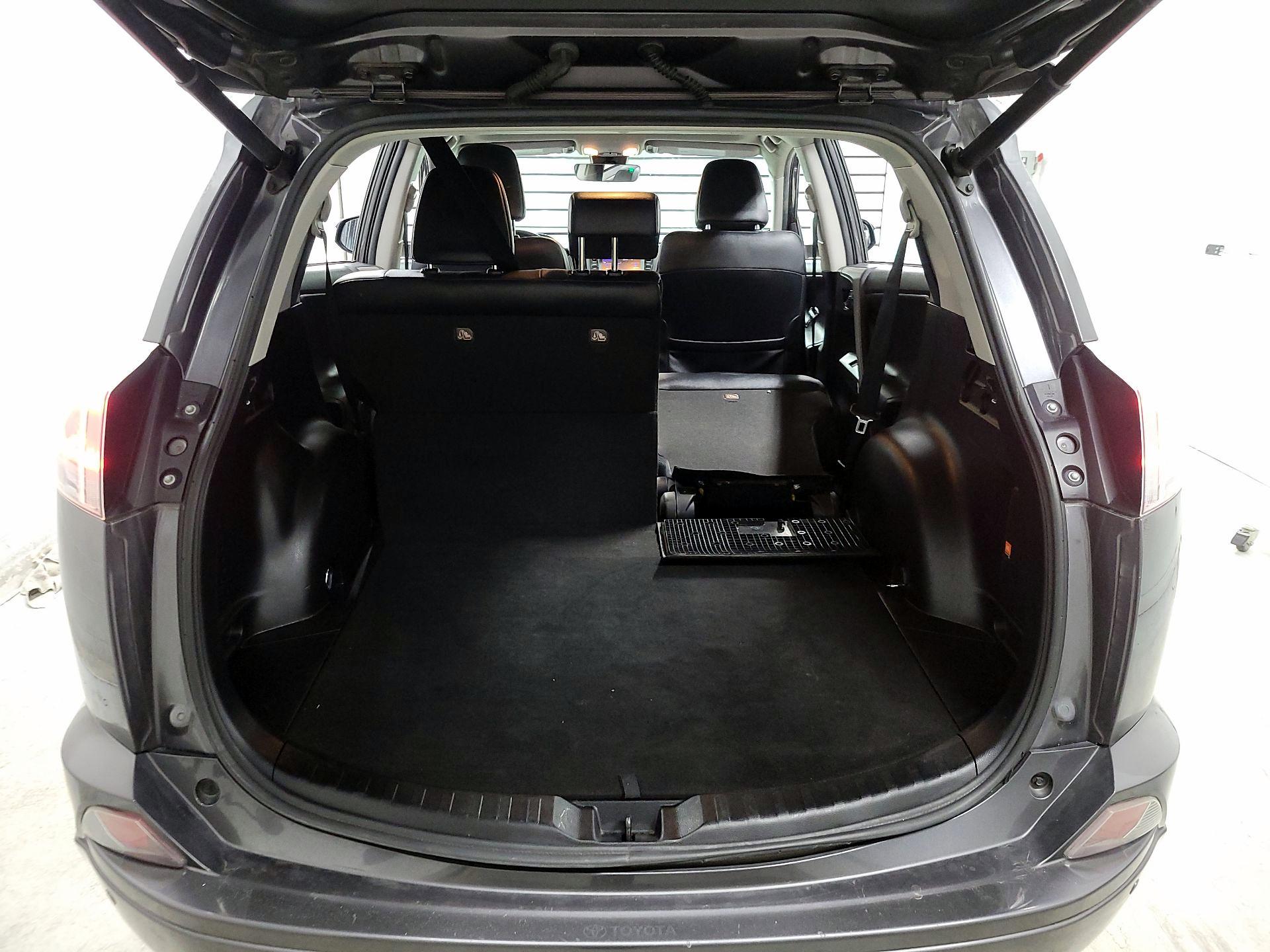 Thumbnail: 2017 Toyota RAV4 - 18