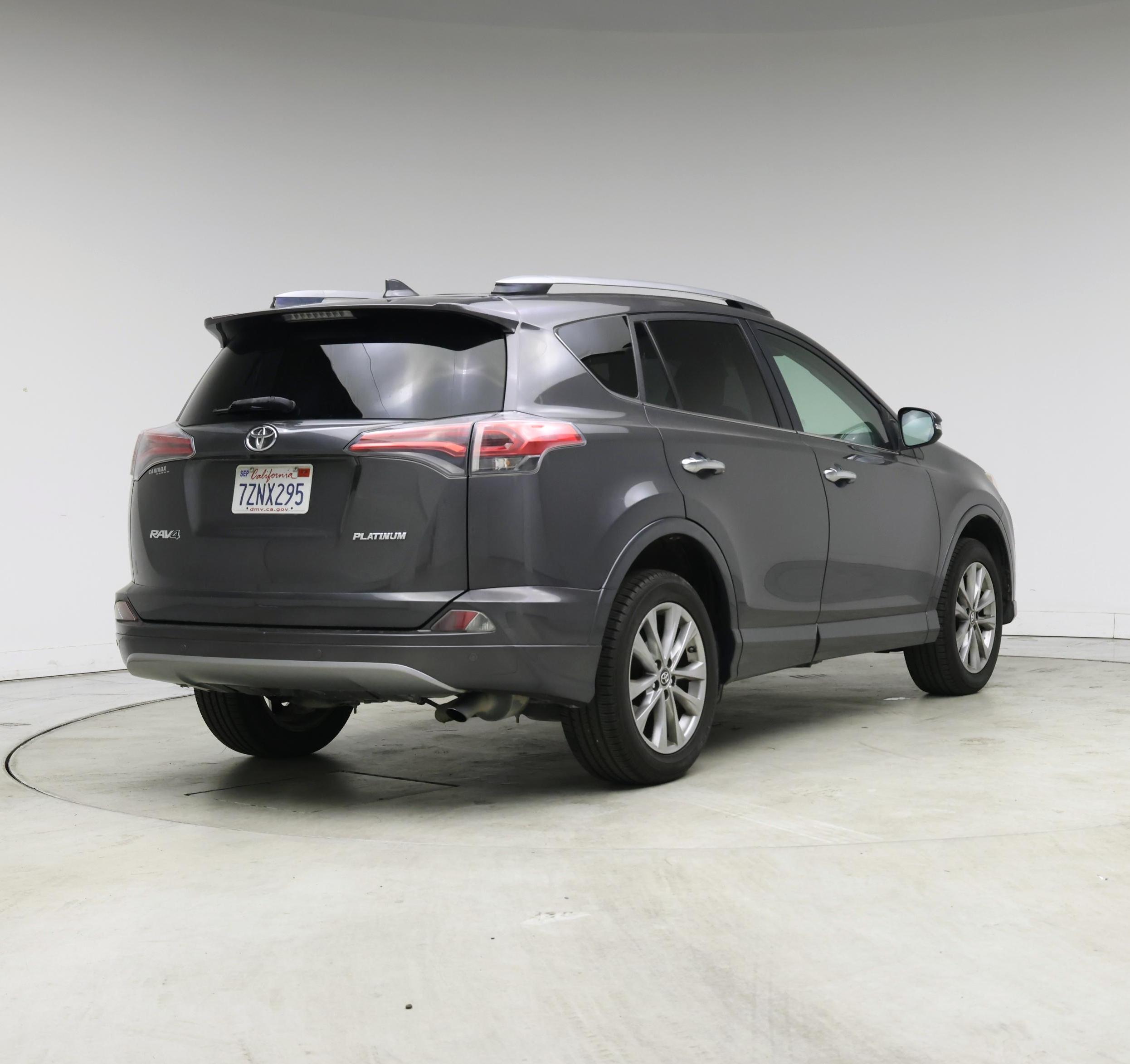 Thumbnail: 2017 Toyota RAV4 - 8