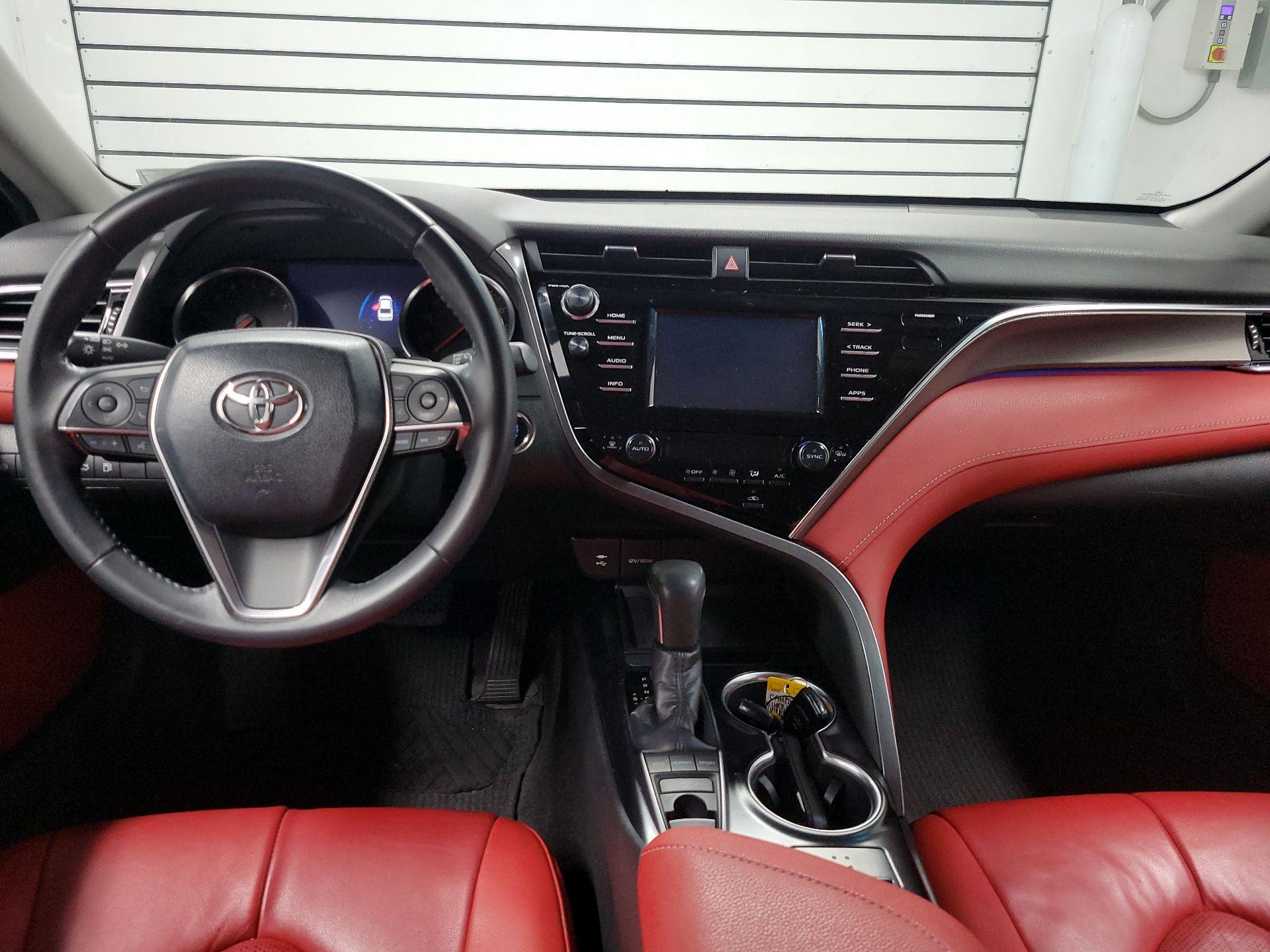 Thumbnail: 2018 Toyota Camry - 9