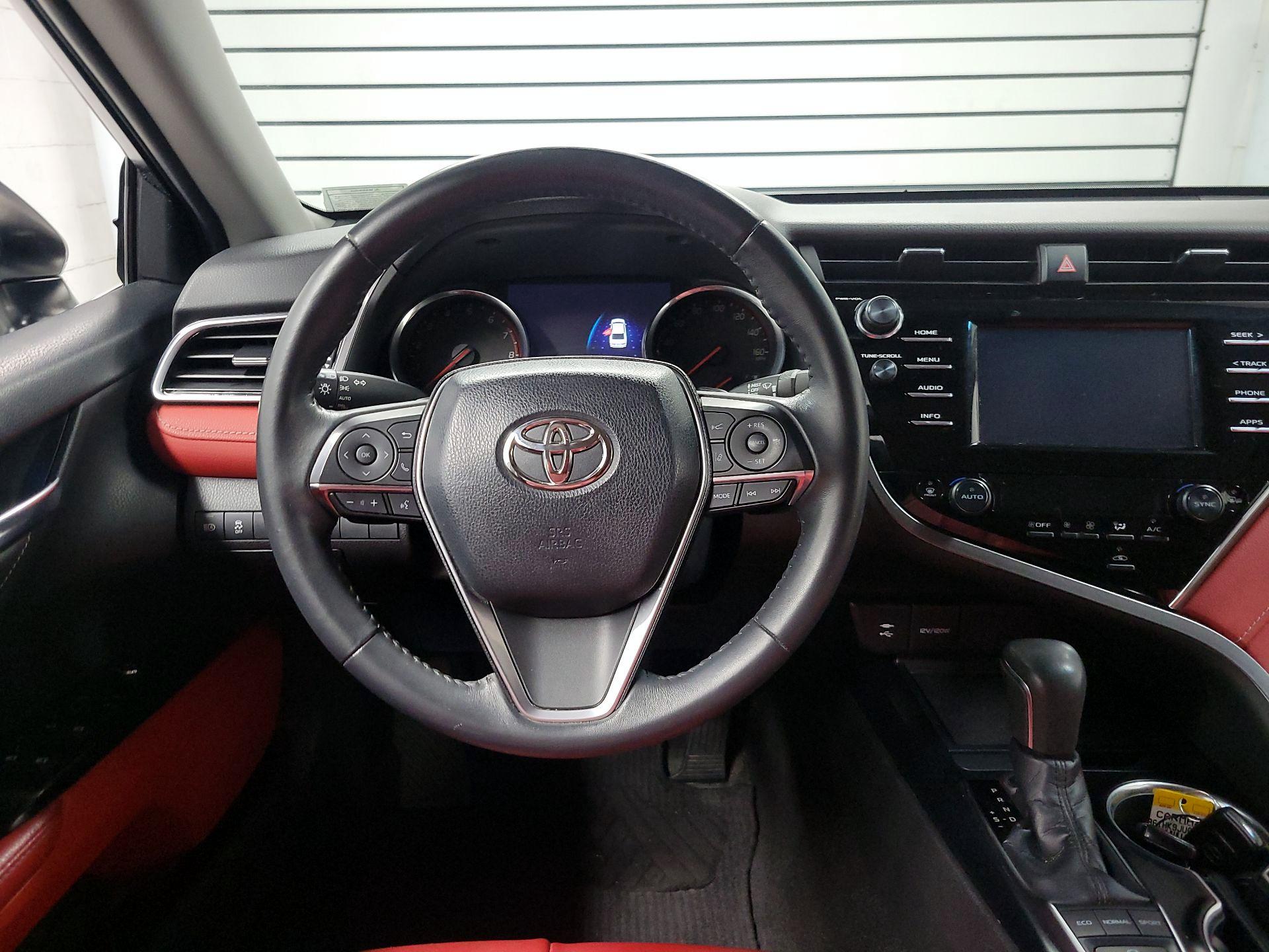 Thumbnail: 2018 Toyota Camry - 10