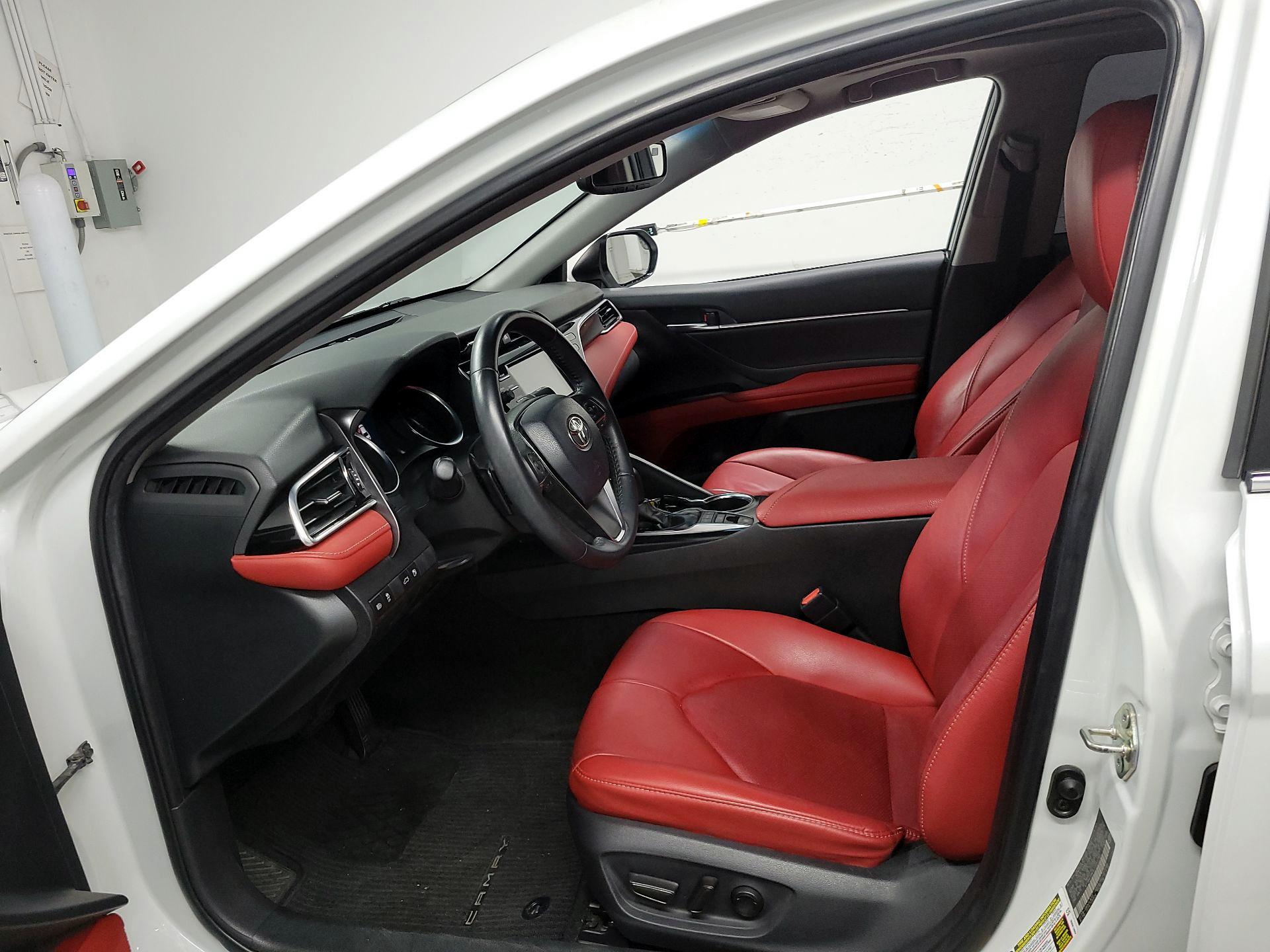 Thumbnail: 2018 Toyota Camry - 11