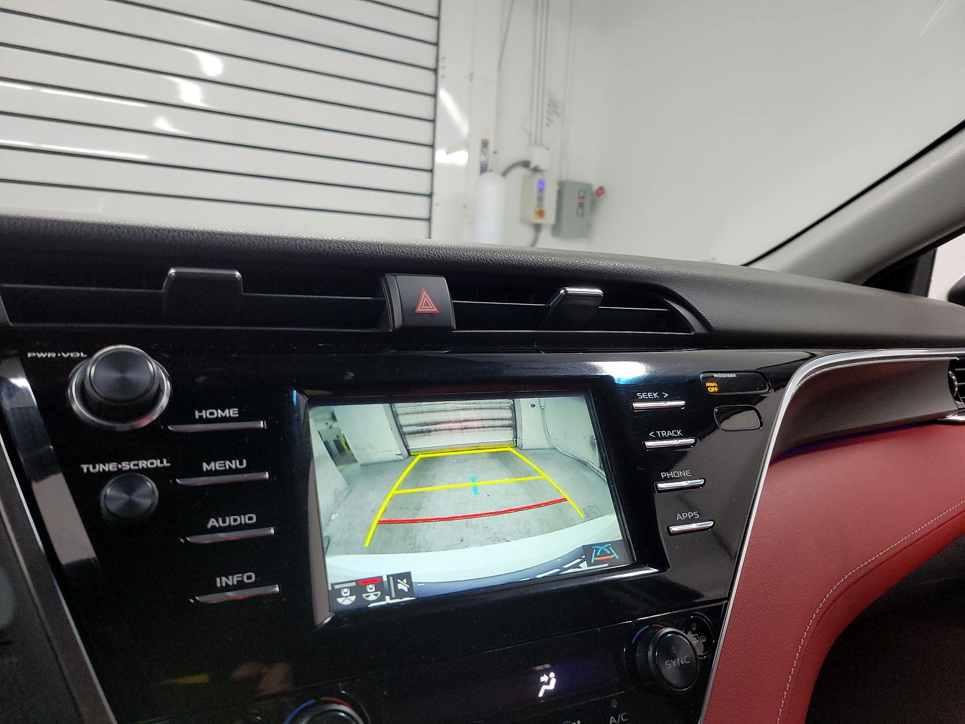 Thumbnail: 2018 Toyota Camry - 14