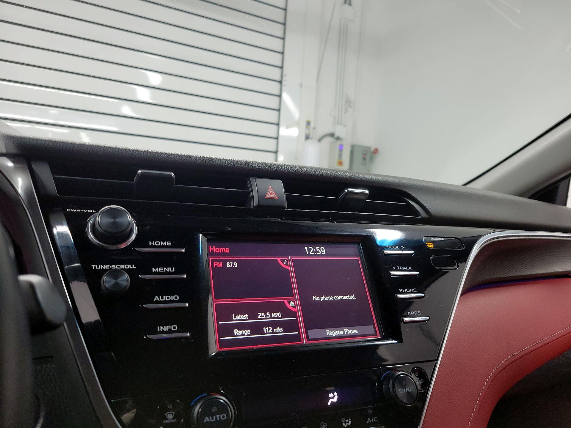 Thumbnail: 2018 Toyota Camry - 15