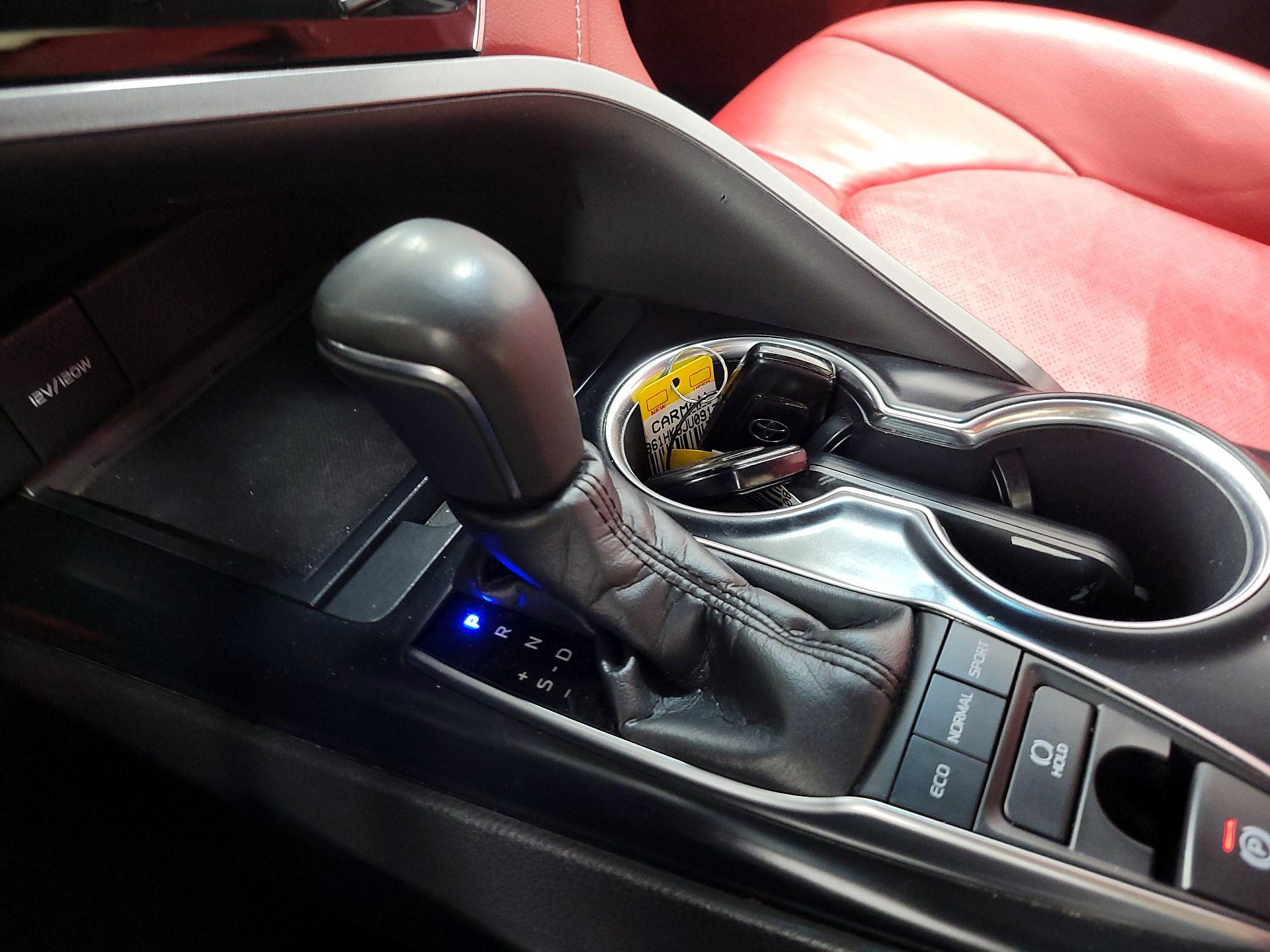 Thumbnail: 2018 Toyota Camry - 17