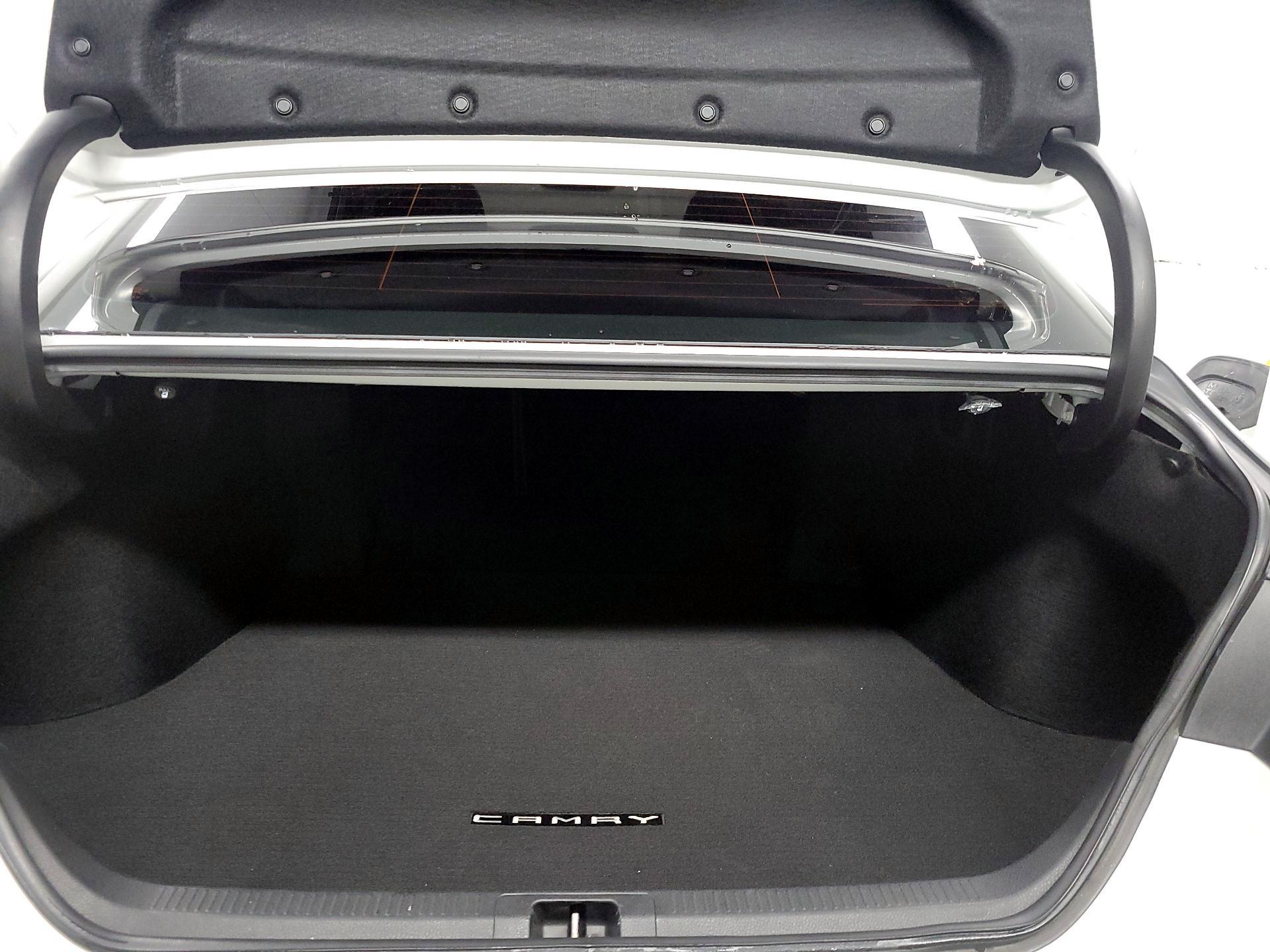 Thumbnail: 2018 Toyota Camry - 20