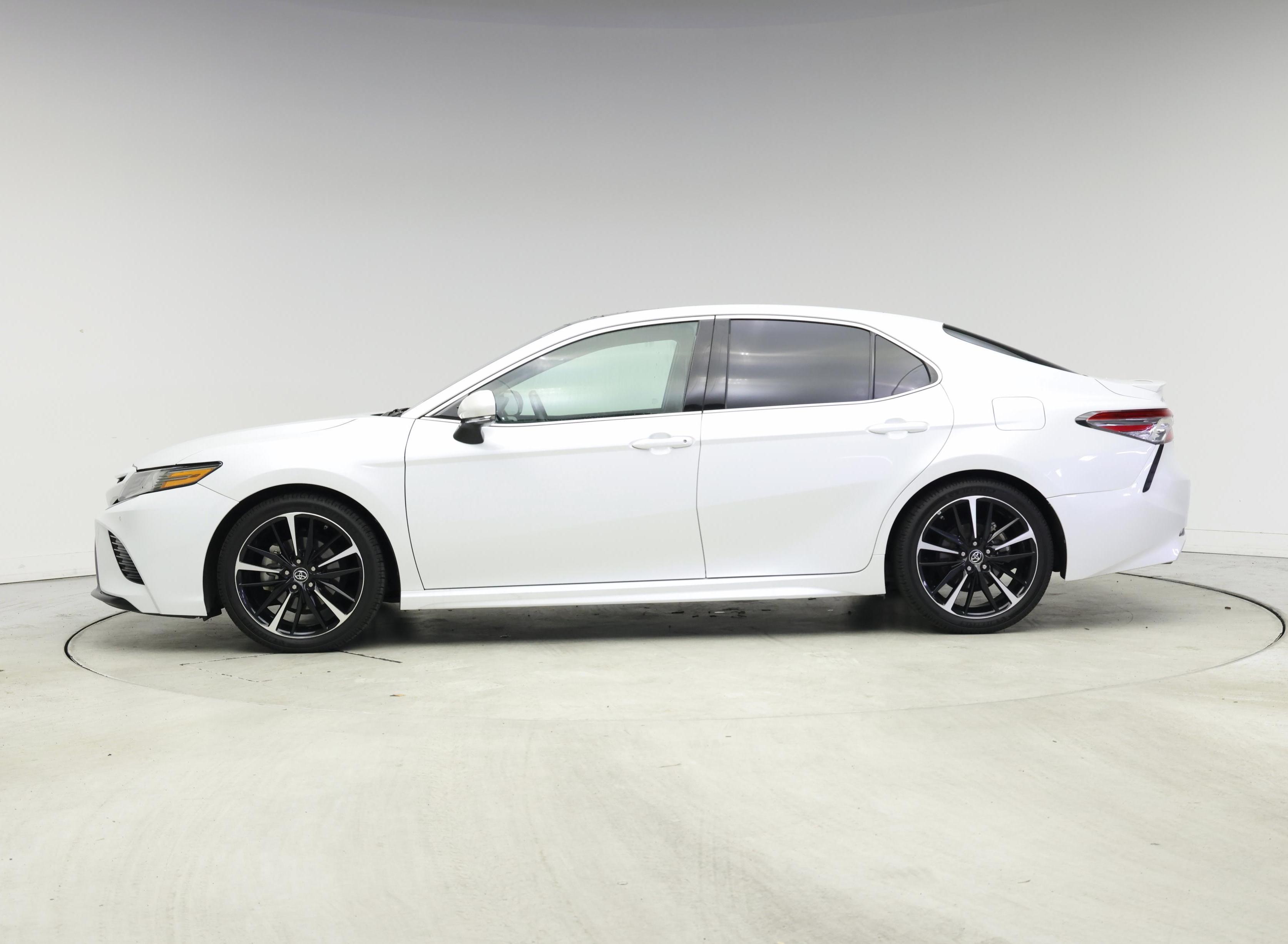 Thumbnail: 2018 Toyota Camry - 3