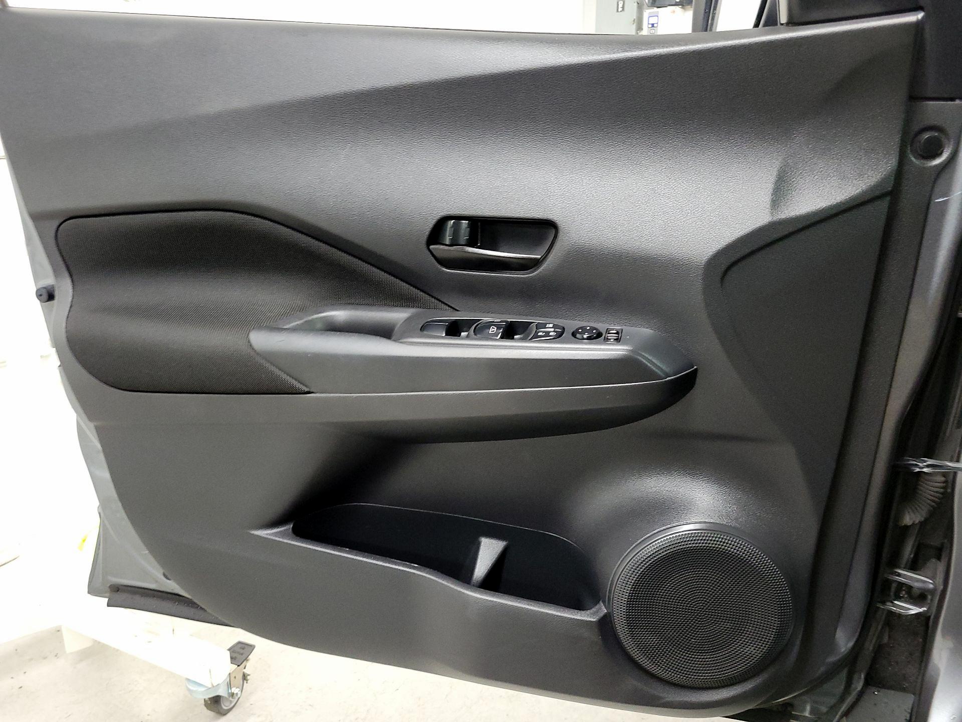 Thumbnail: 2023 Nissan Kicks - 12