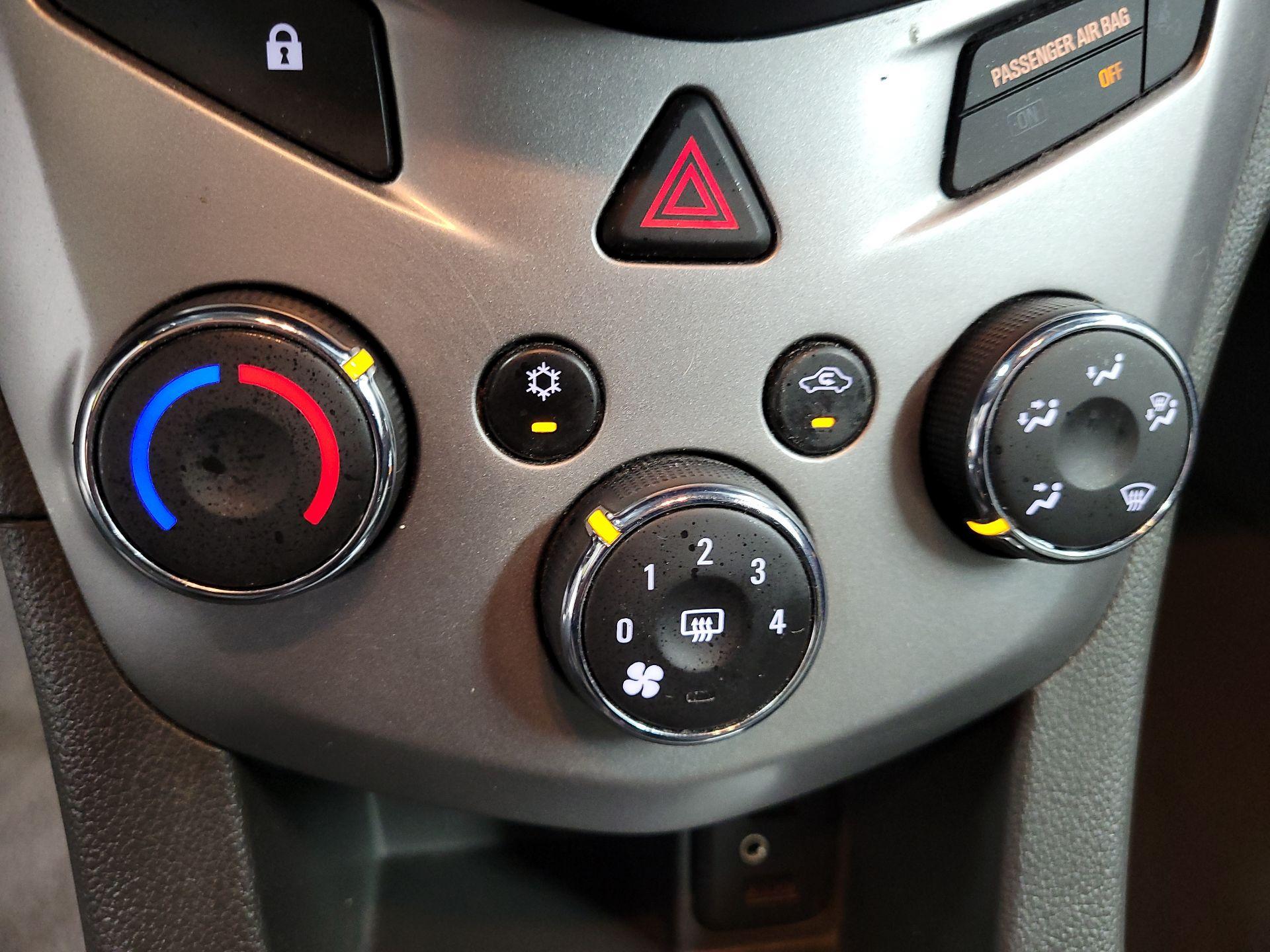 Thumbnail: 2018 Chevrolet Sonic - 15