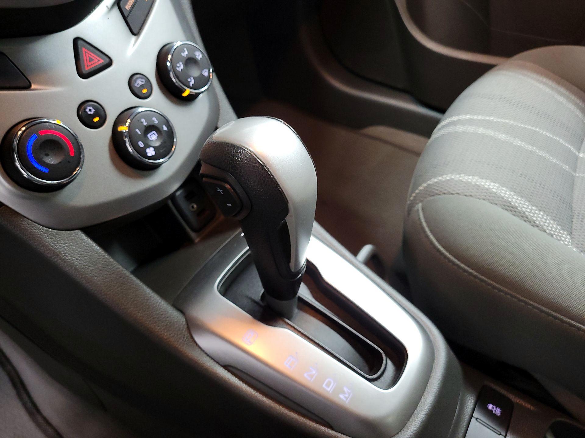 Thumbnail: 2018 Chevrolet Sonic - 16