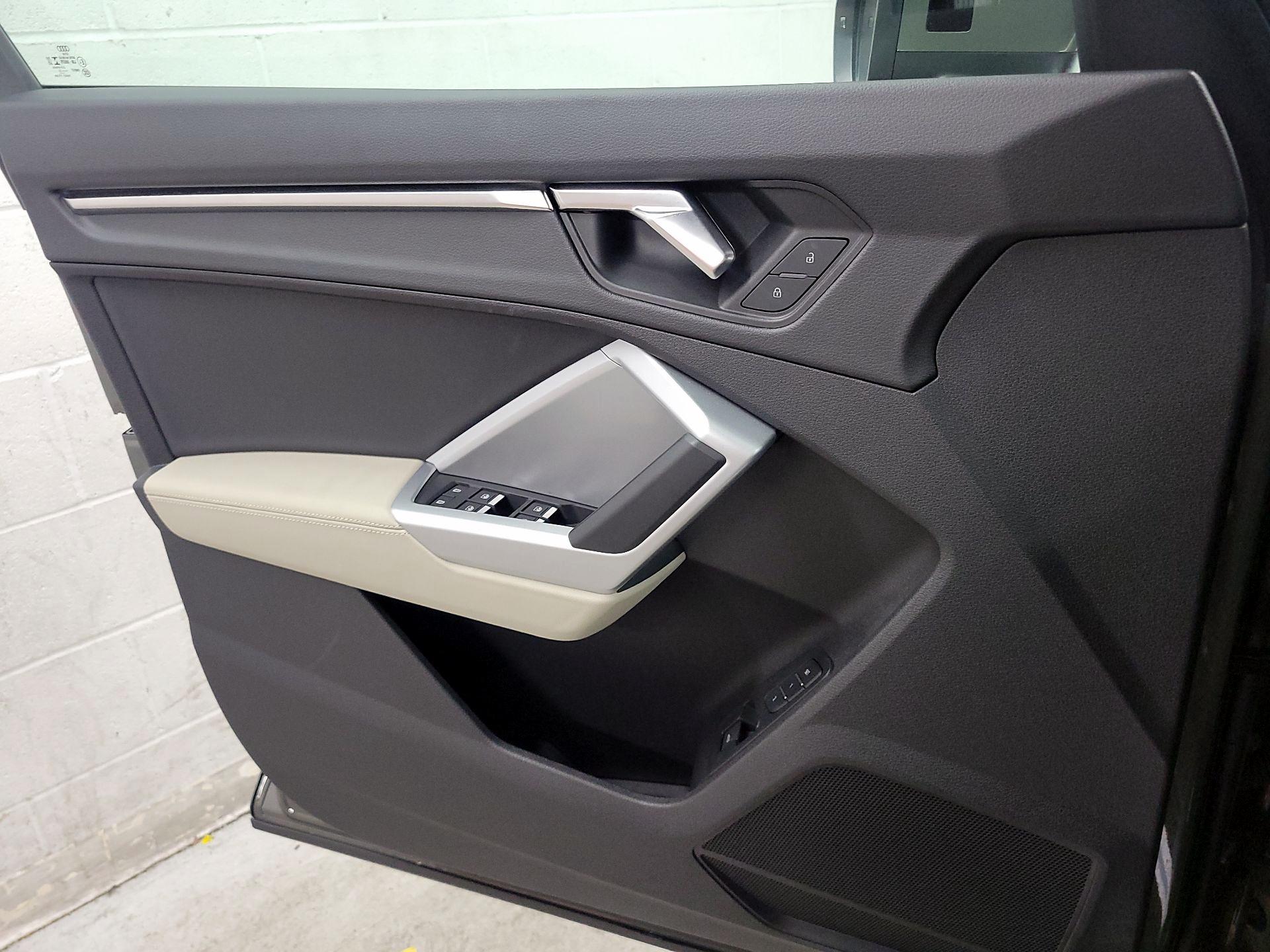 Thumbnail: 2022 Audi Q3 - 12