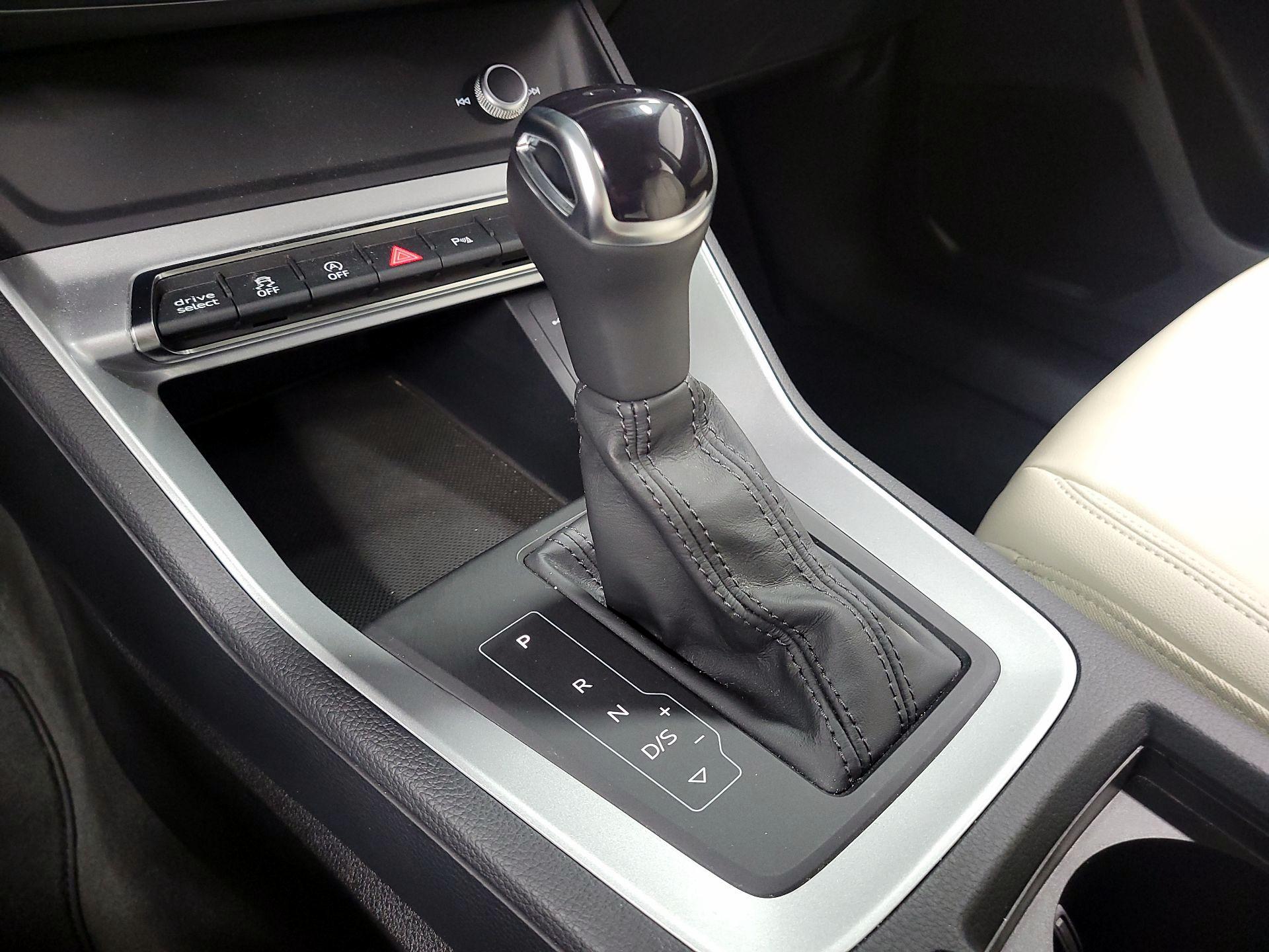 Thumbnail: 2022 Audi Q3 - 16