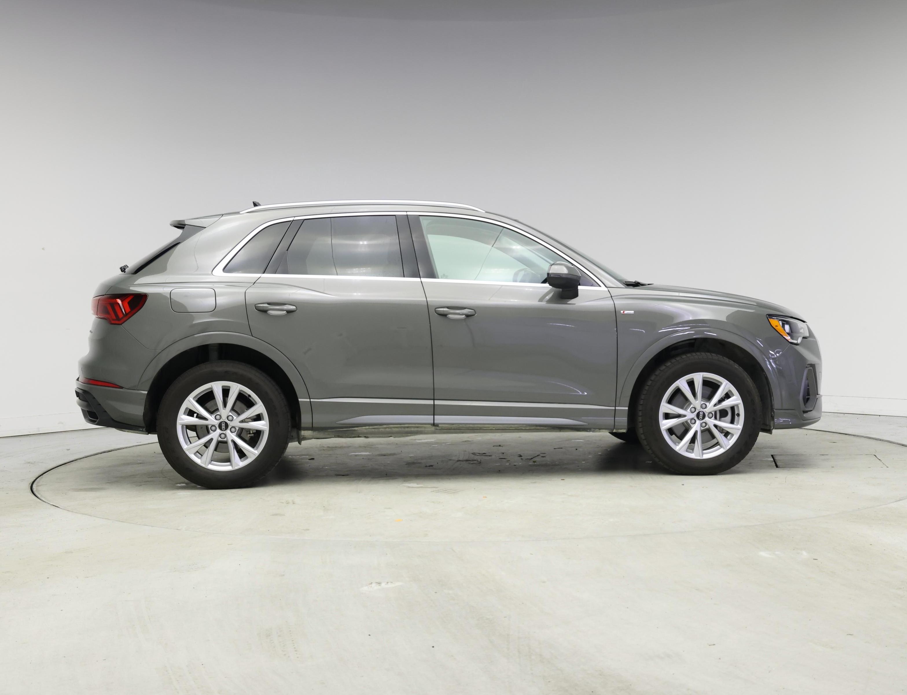 Thumbnail: 2022 Audi Q3 - 7