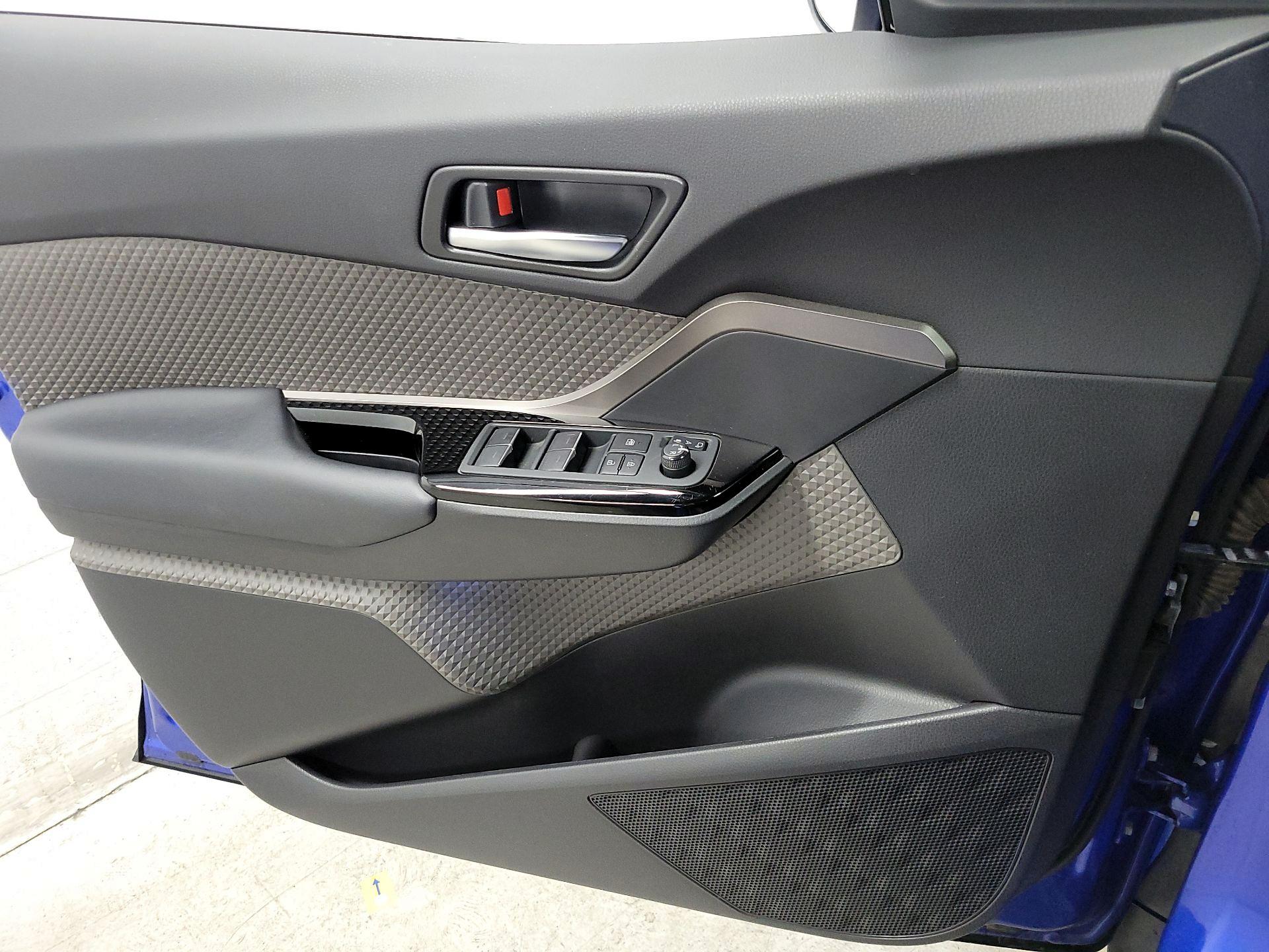 Thumbnail: 2021 Toyota C-HR - 12