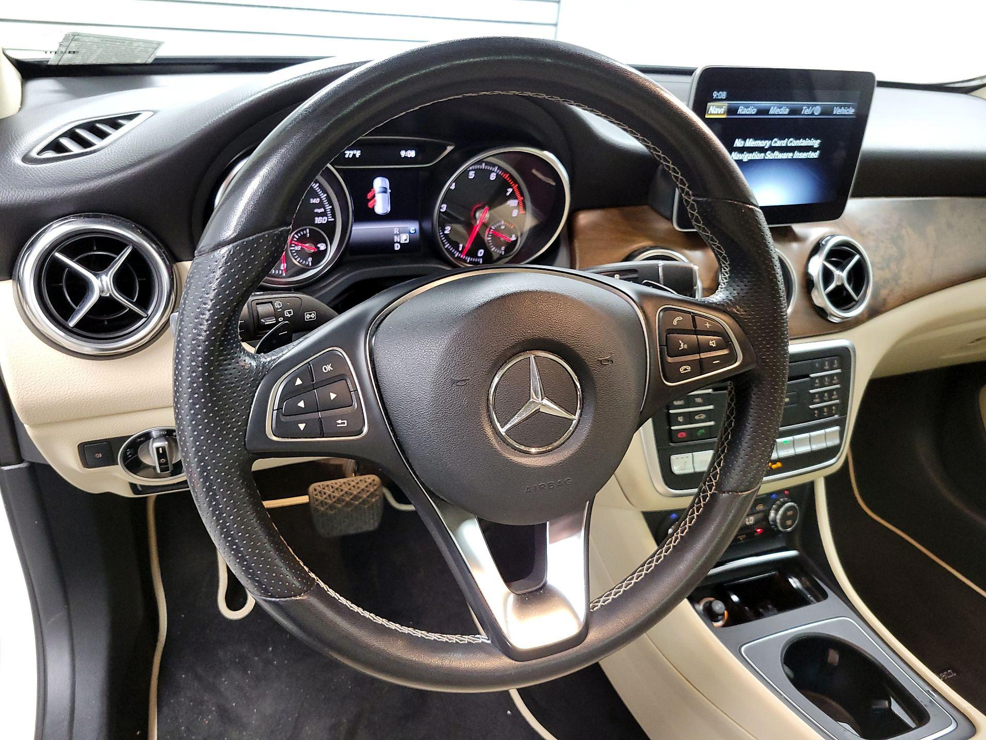 Thumbnail: 2020 Mercedes-Benz GLA - 10