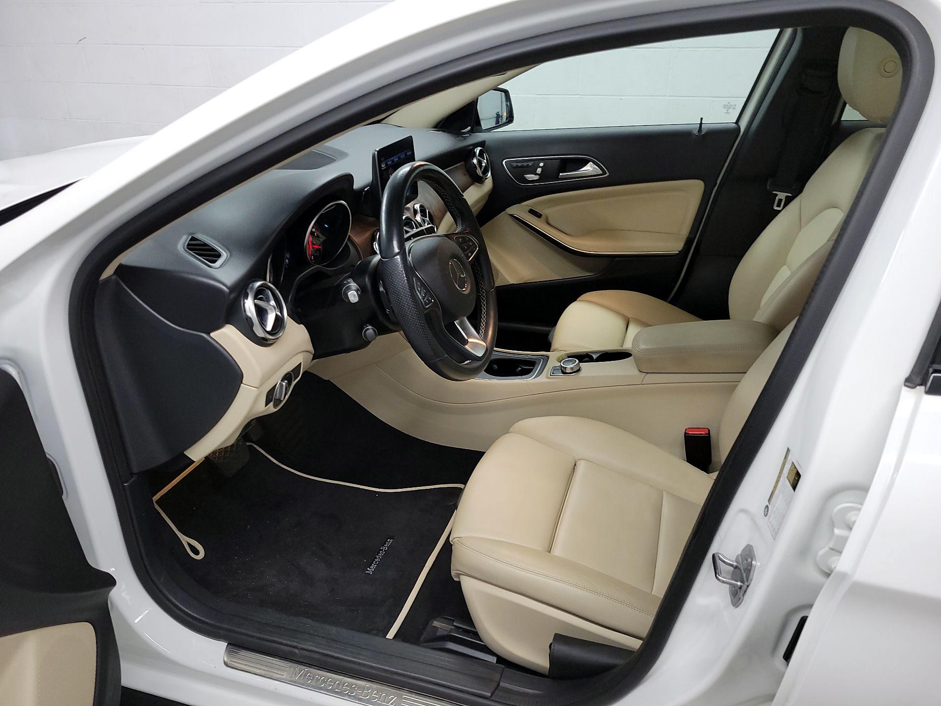 Thumbnail: 2020 Mercedes-Benz GLA - 11