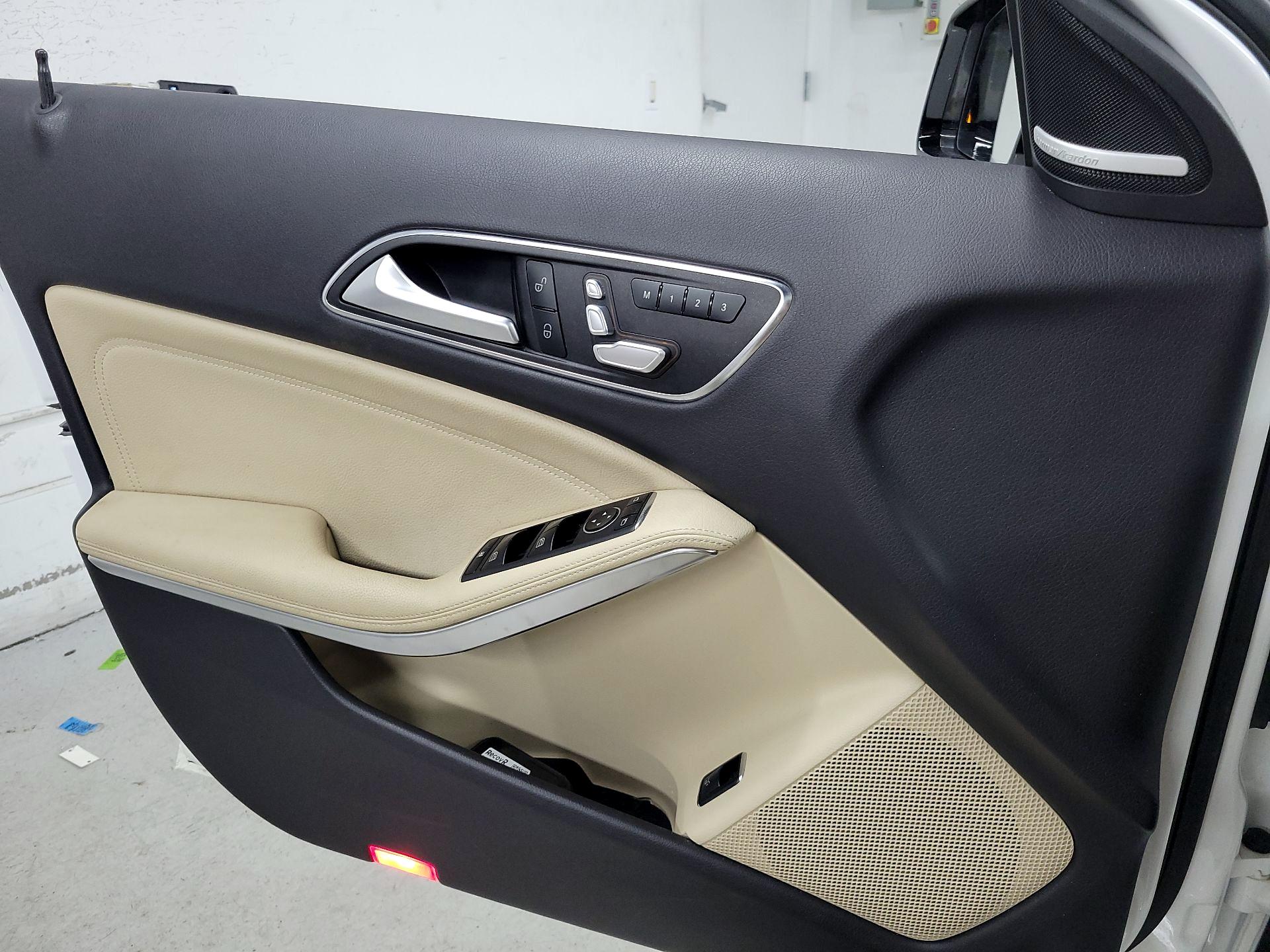 Thumbnail: 2020 Mercedes-Benz GLA - 12