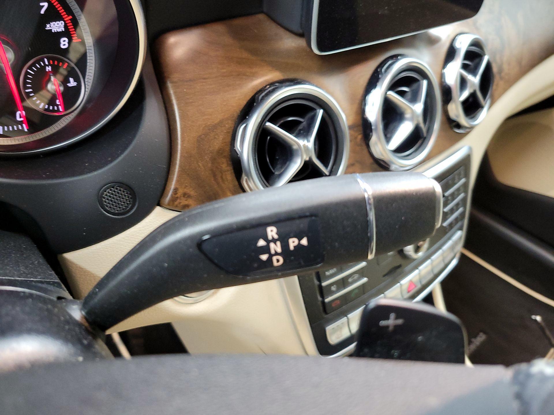 Thumbnail: 2020 Mercedes-Benz GLA - 17