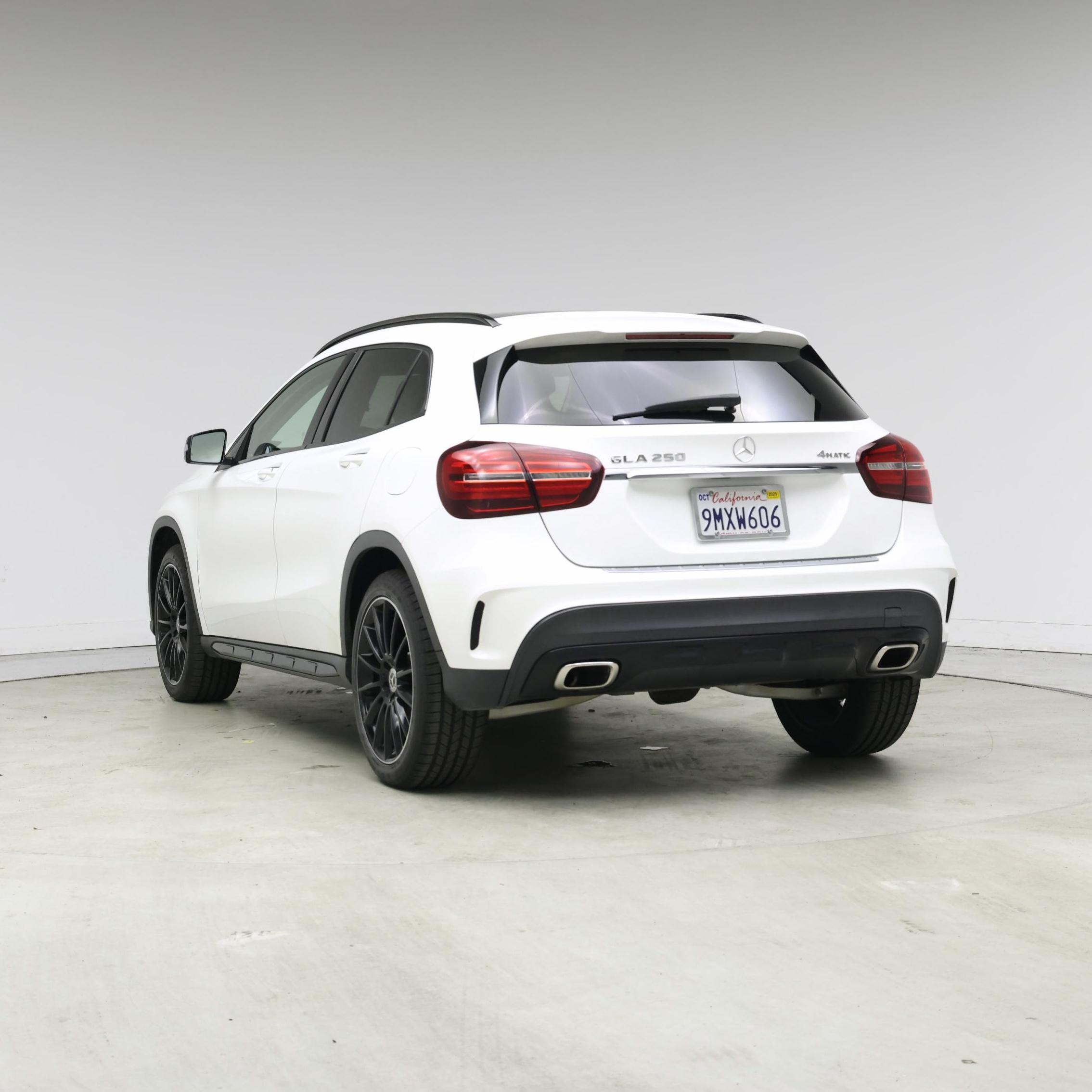 Thumbnail: 2020 Mercedes-Benz GLA - 2