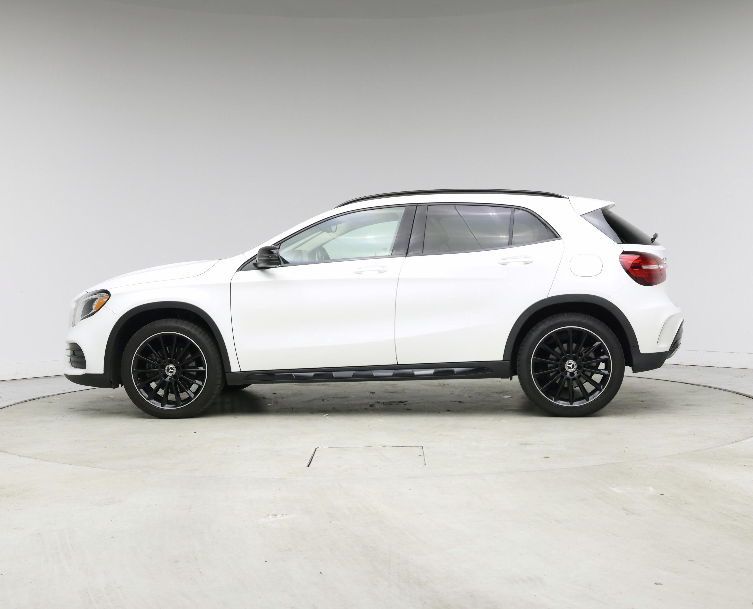 Thumbnail: 2020 Mercedes-Benz GLA - 3