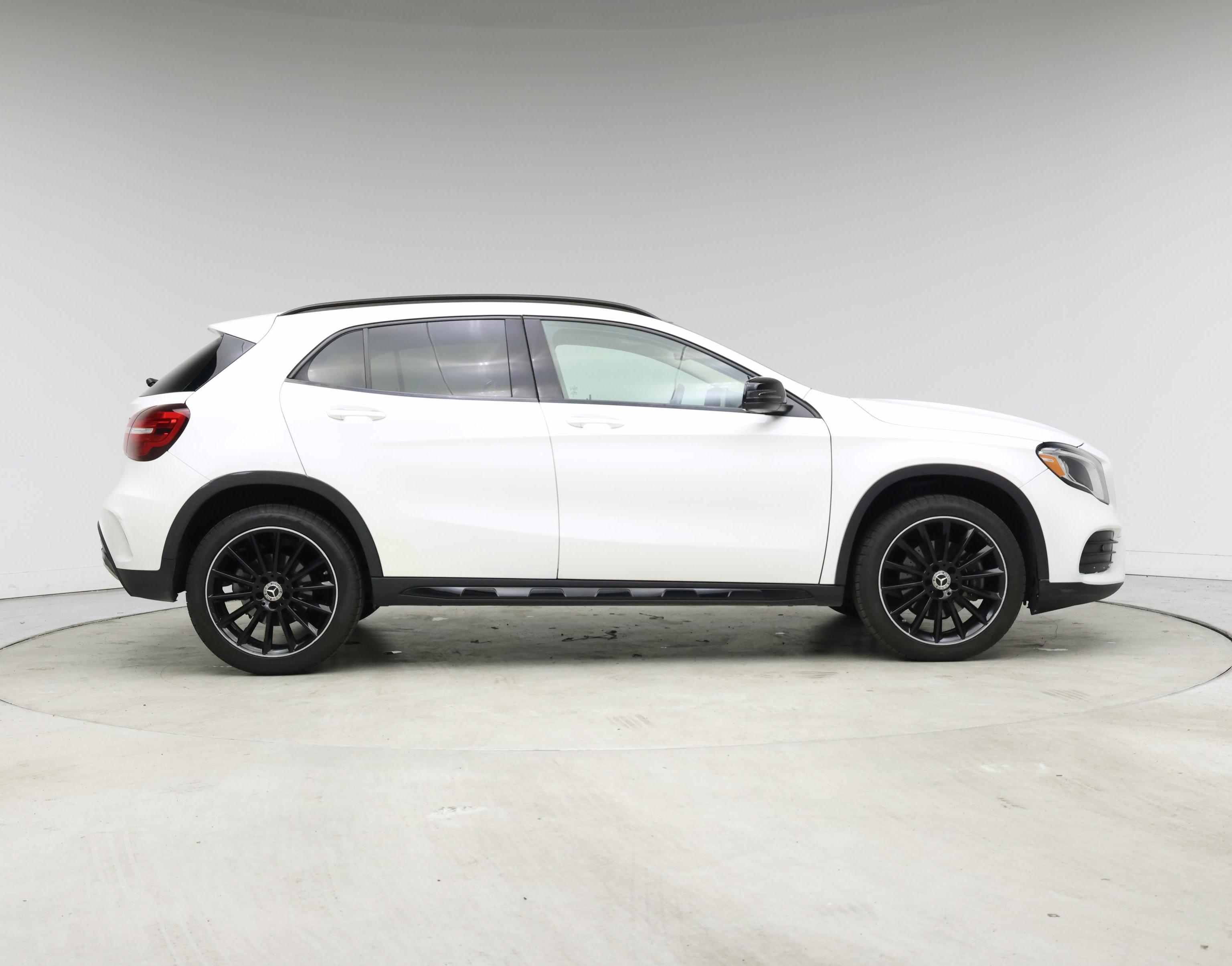 Thumbnail: 2020 Mercedes-Benz GLA - 7