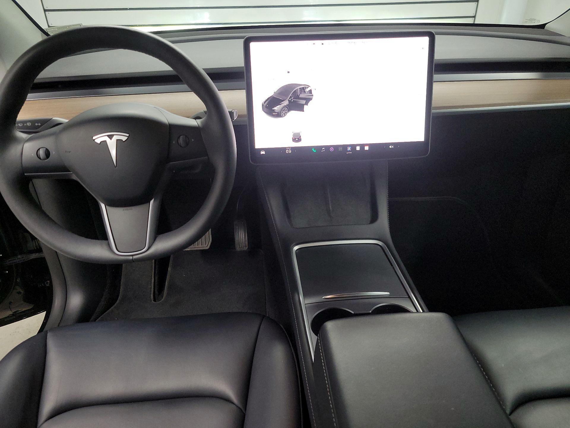 Thumbnail: 2025 Tesla Model Y - 9