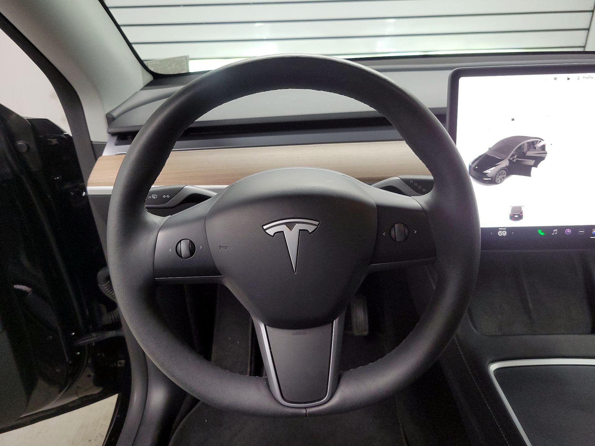 Thumbnail: 2025 Tesla Model Y - 10