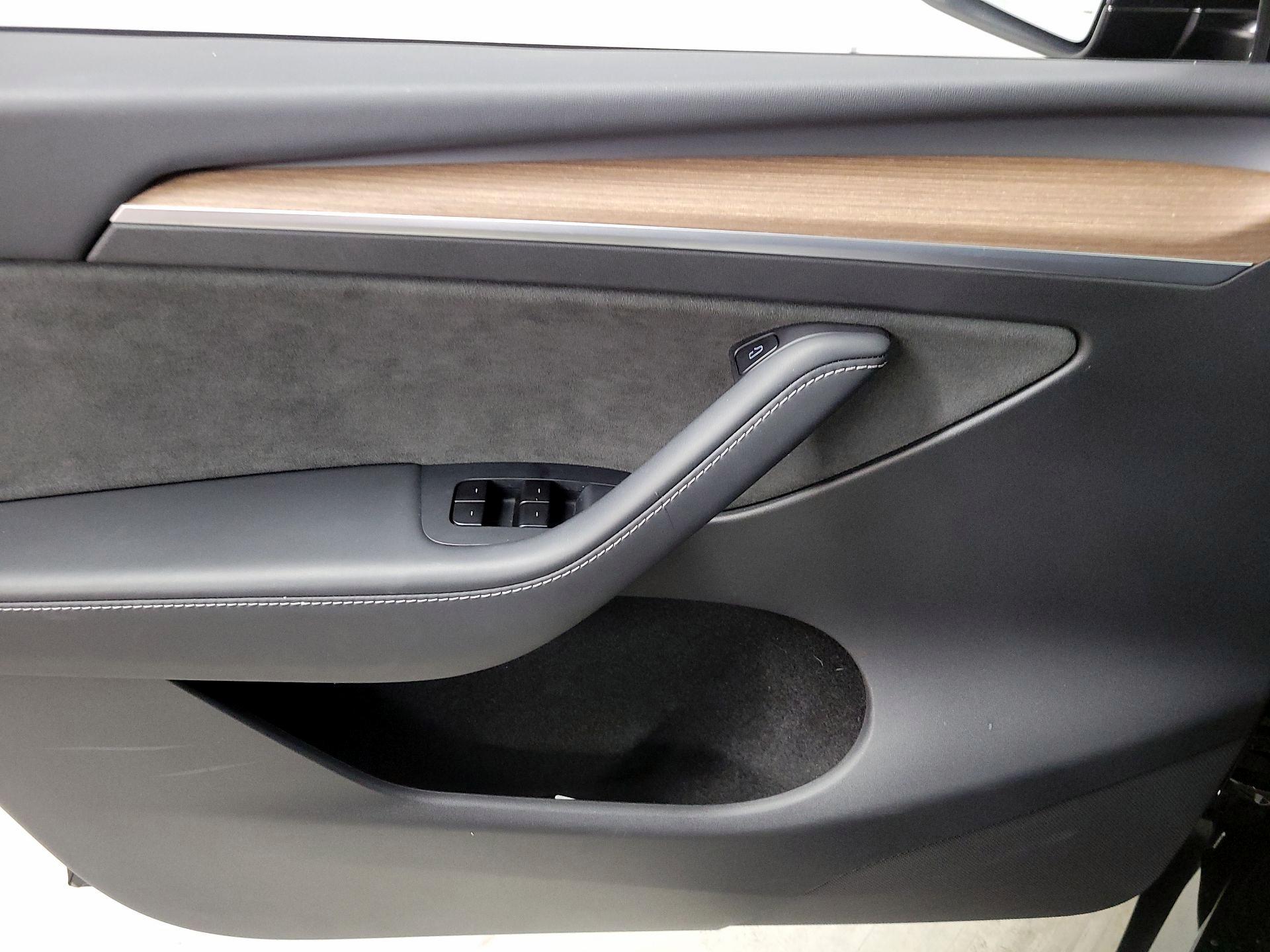 Thumbnail: 2025 Tesla Model Y - 12