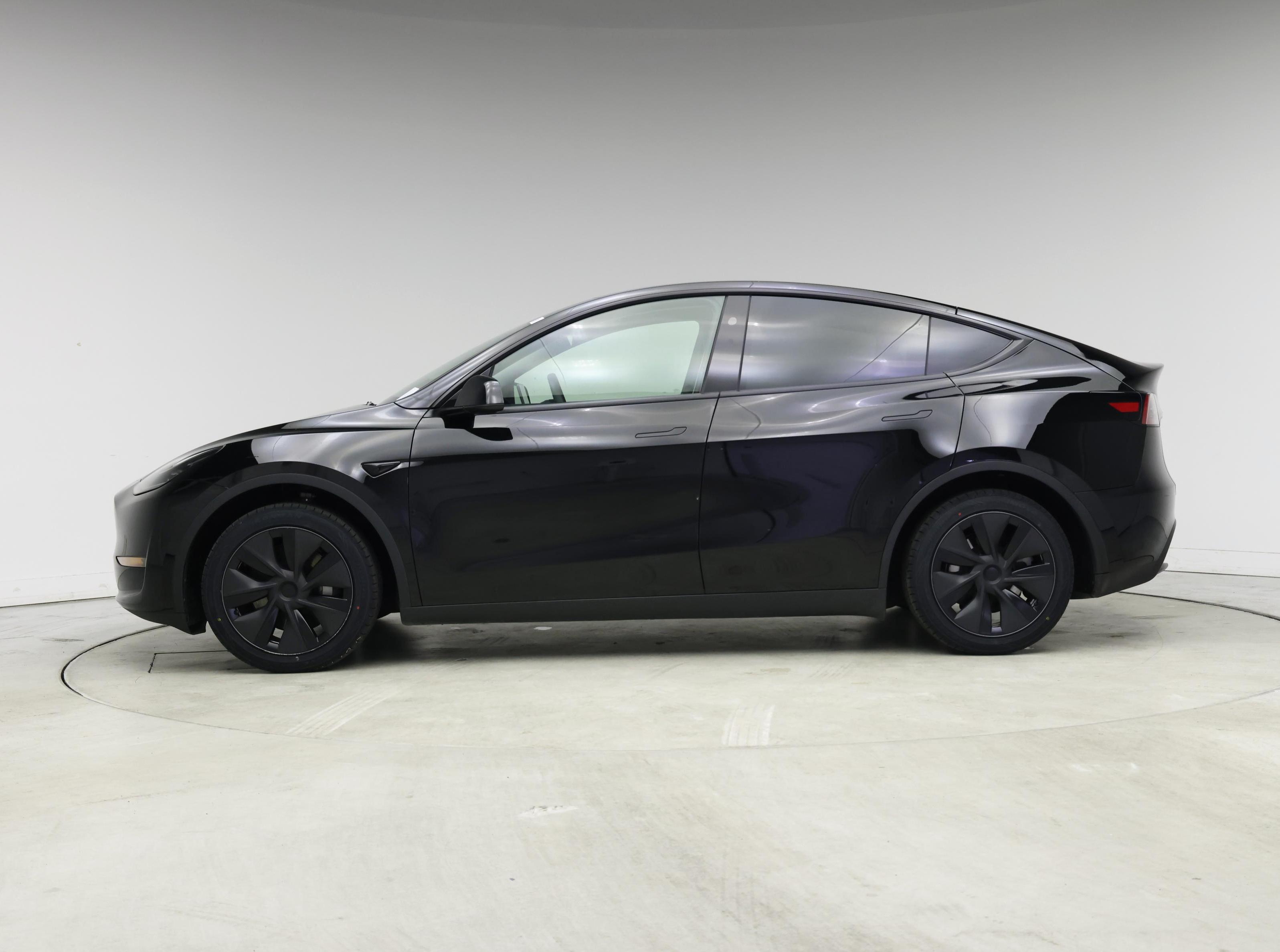 Thumbnail: 2025 Tesla Model Y - 3