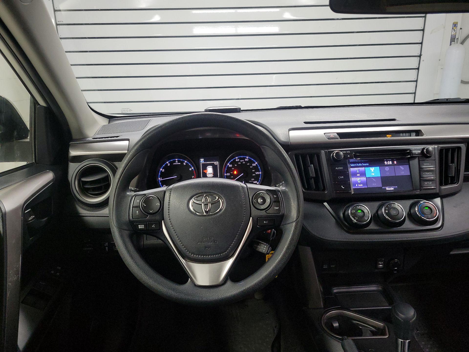 Thumbnail: 2018 Toyota RAV4 - 10