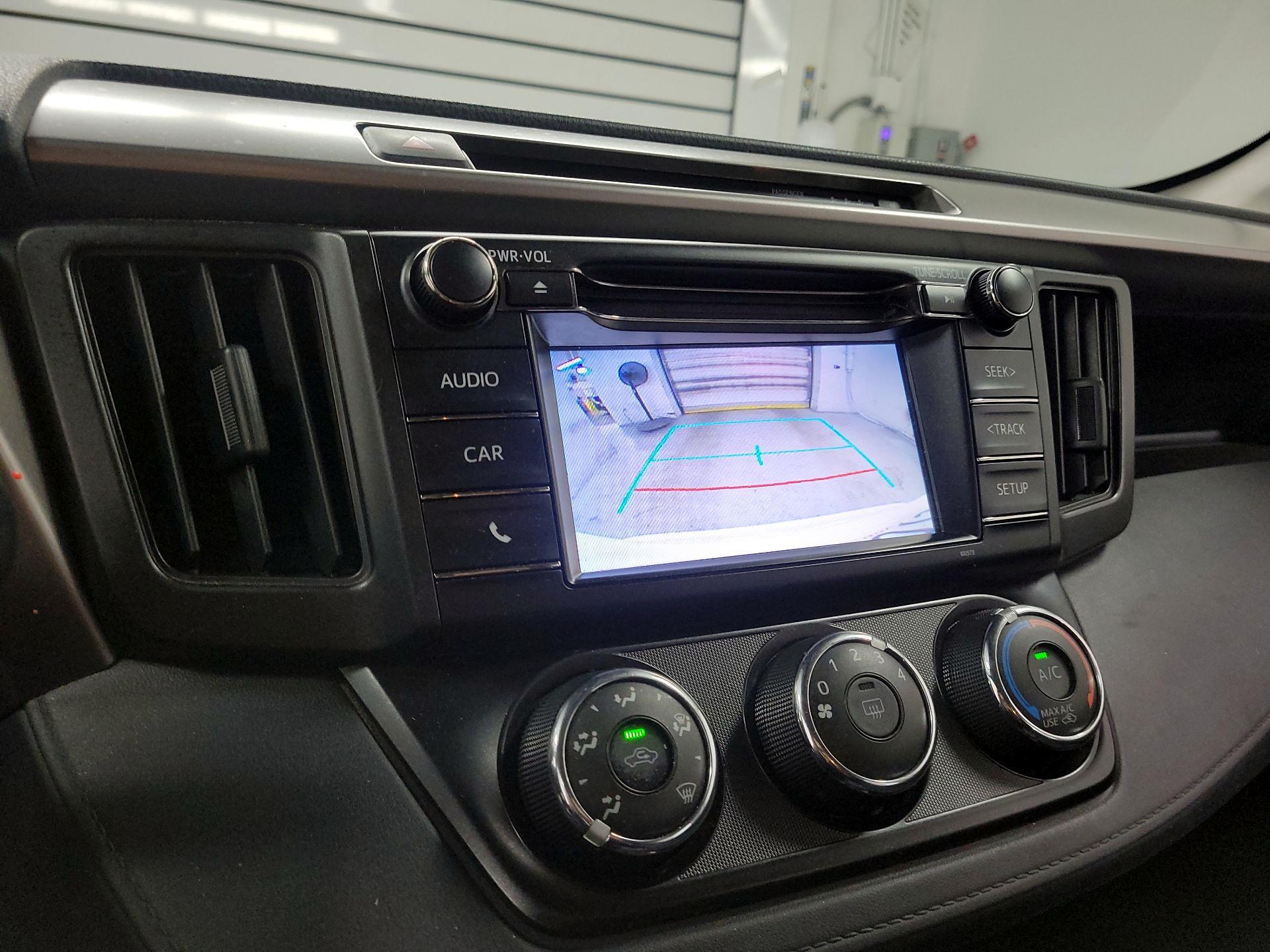 Thumbnail: 2018 Toyota RAV4 - 14