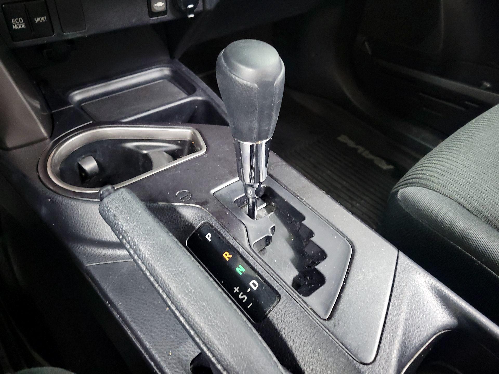 Thumbnail: 2018 Toyota RAV4 - 17