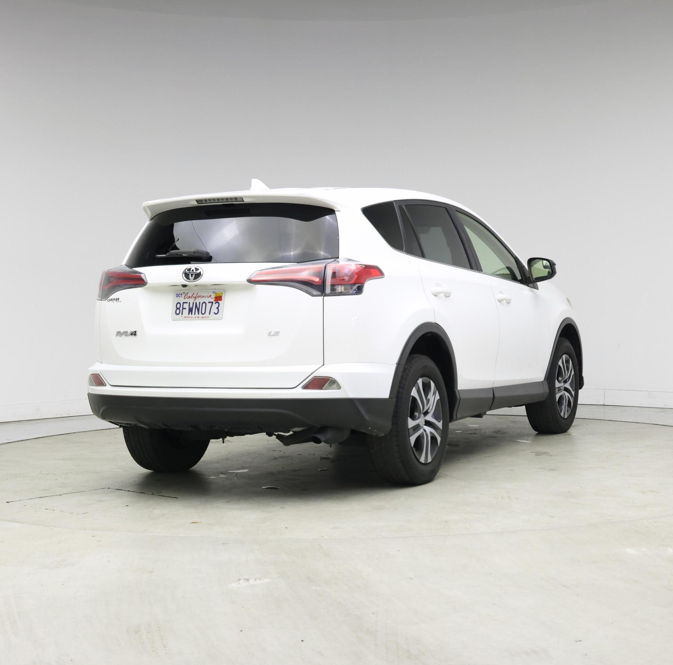 Thumbnail: 2018 Toyota RAV4 - 8