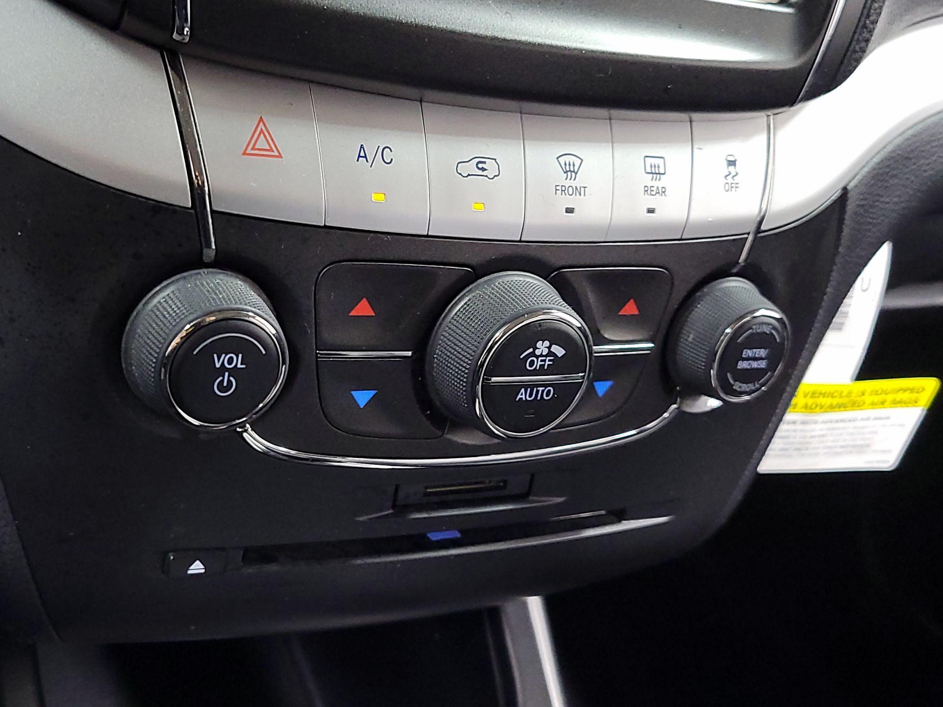 Thumbnail: 2017 Dodge Journey - 15