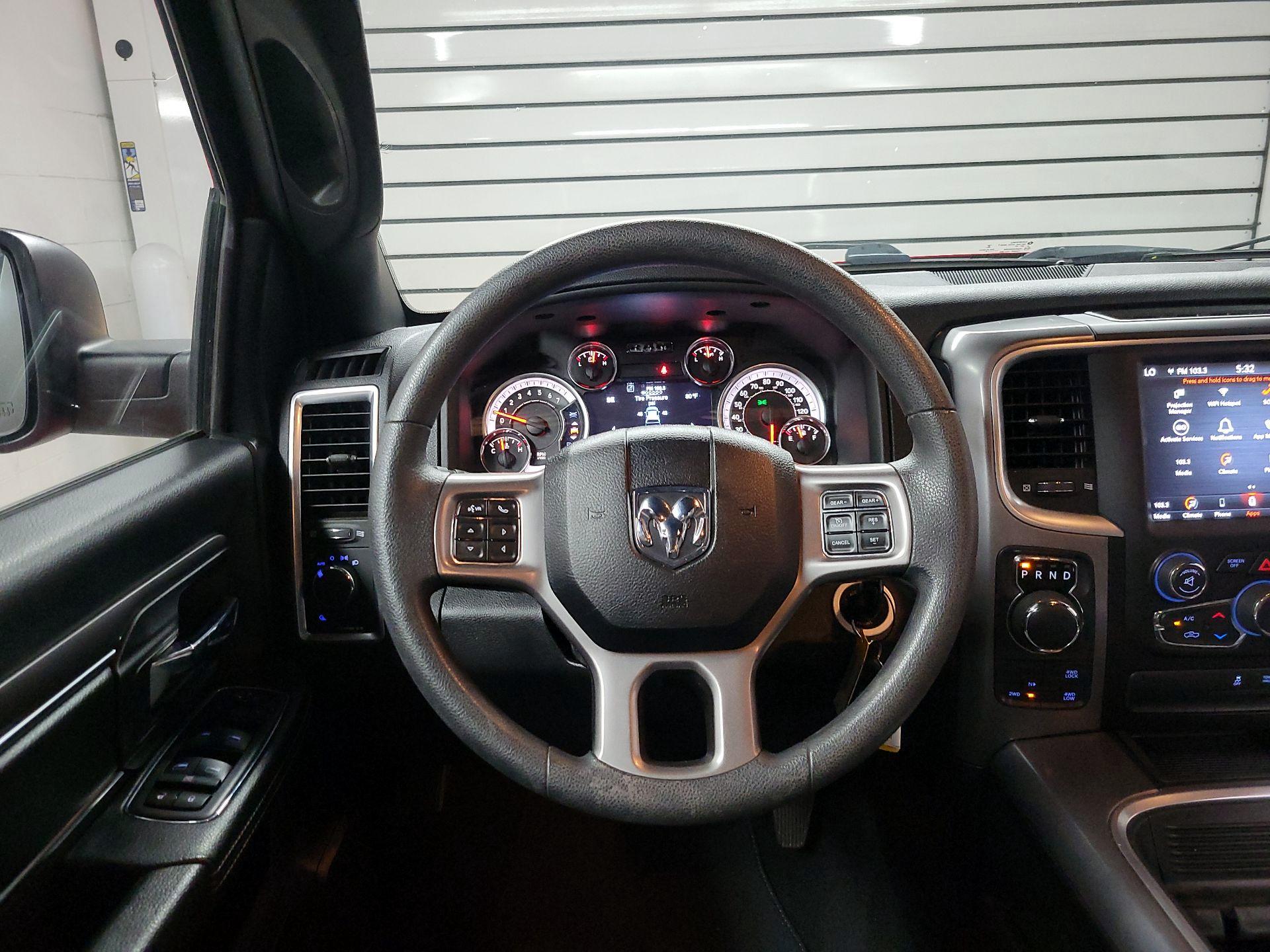 Thumbnail: 2021 RAM 1500 Classic - 10