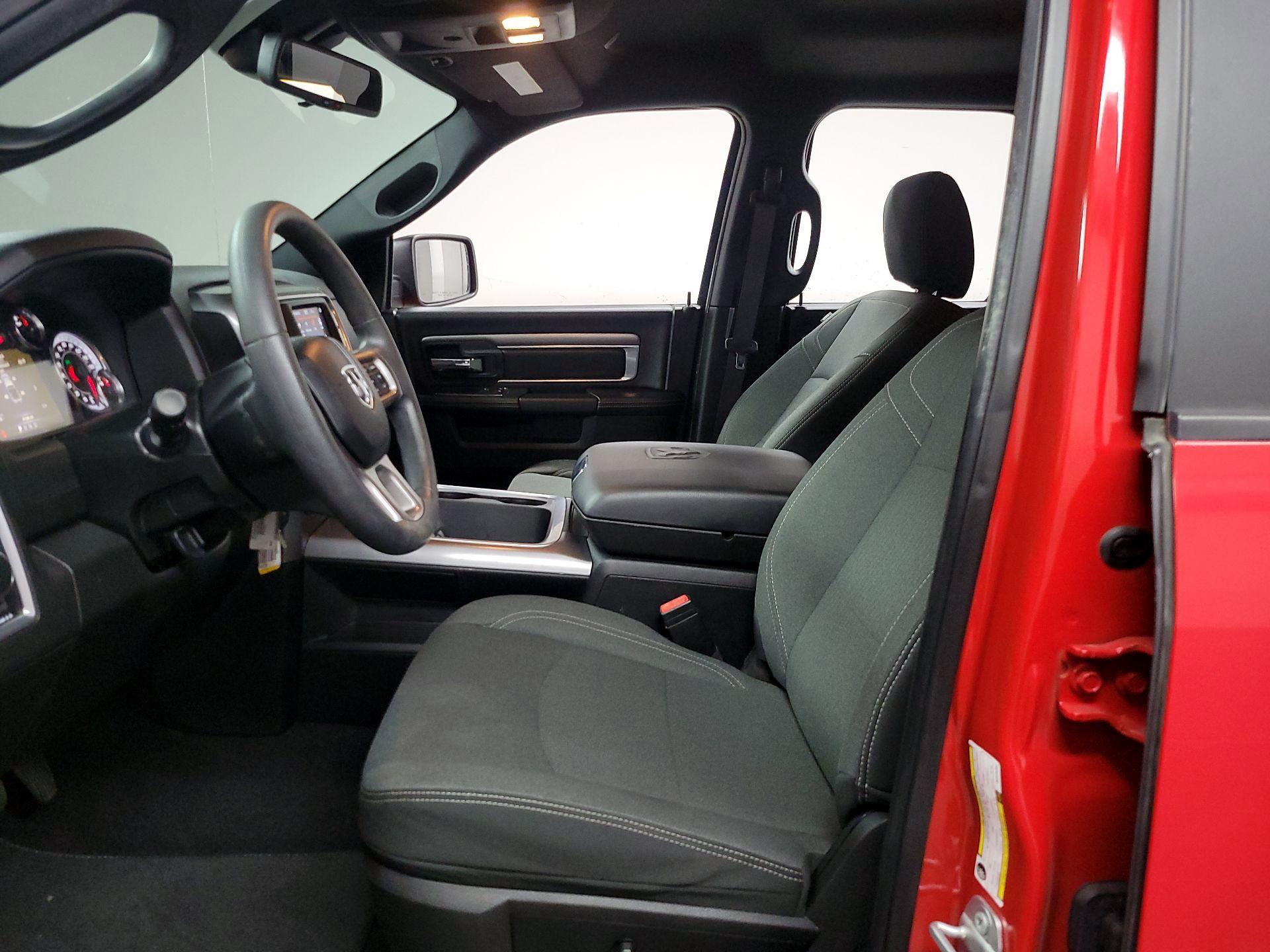 Thumbnail: 2021 RAM 1500 Classic - 11