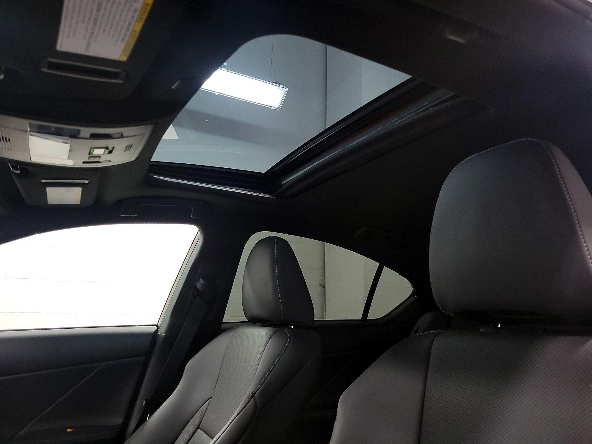 Thumbnail: 2024 Lexus IS - 18