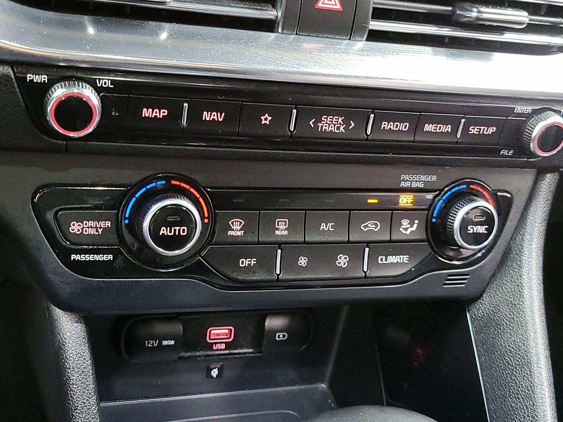 Thumbnail: 2022 Kia Niro - 15