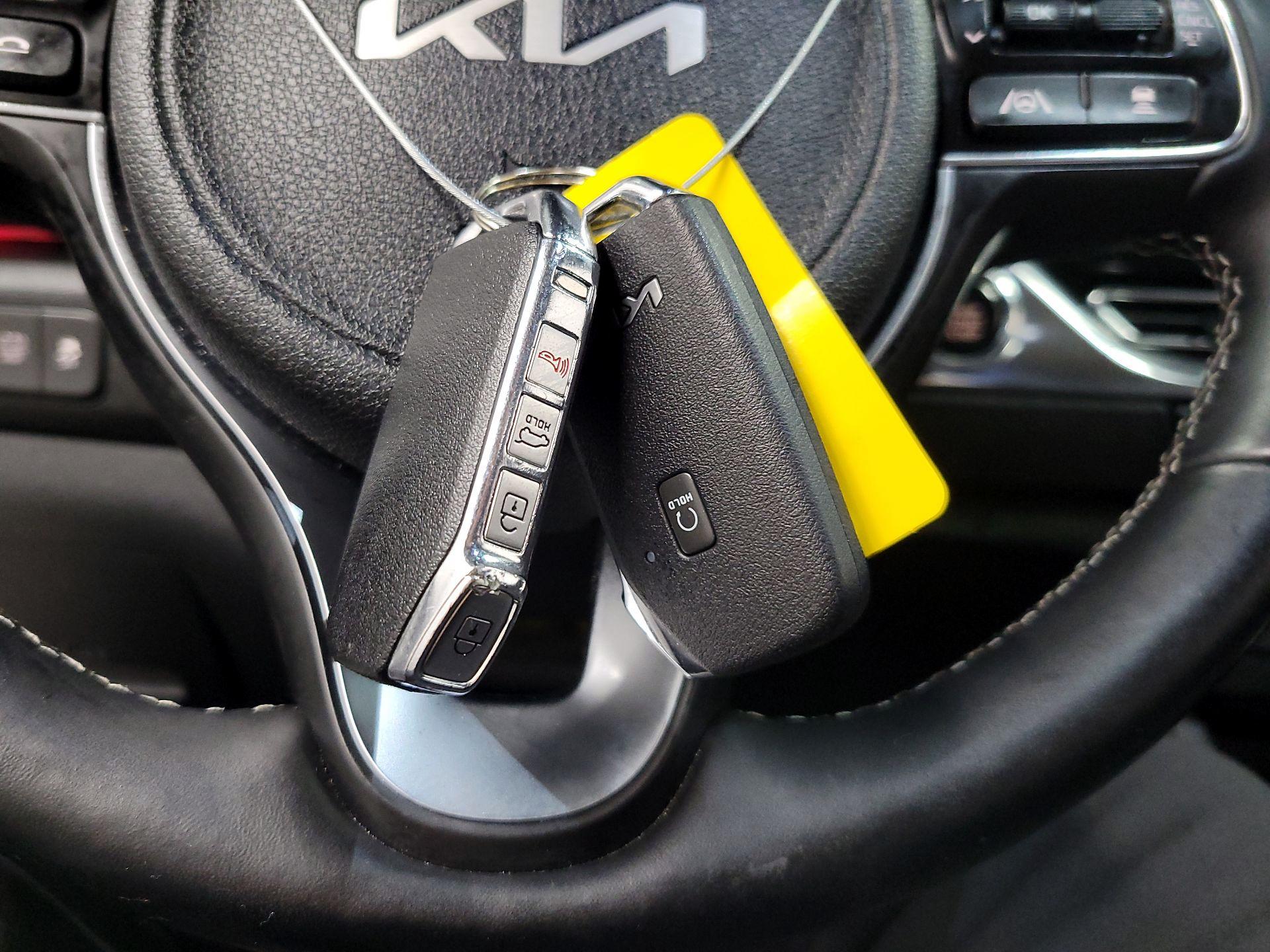 Thumbnail: 2022 Kia Niro - 20