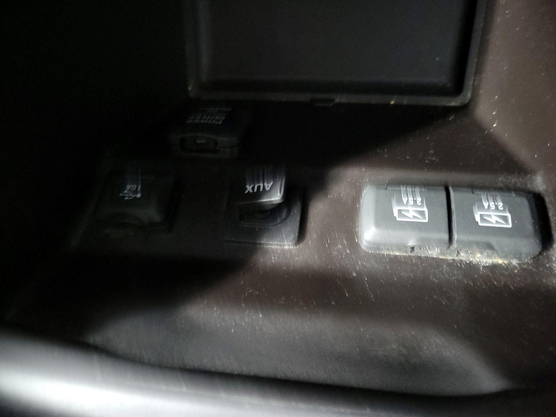 Thumbnail: 2017 Acura MDX - 19