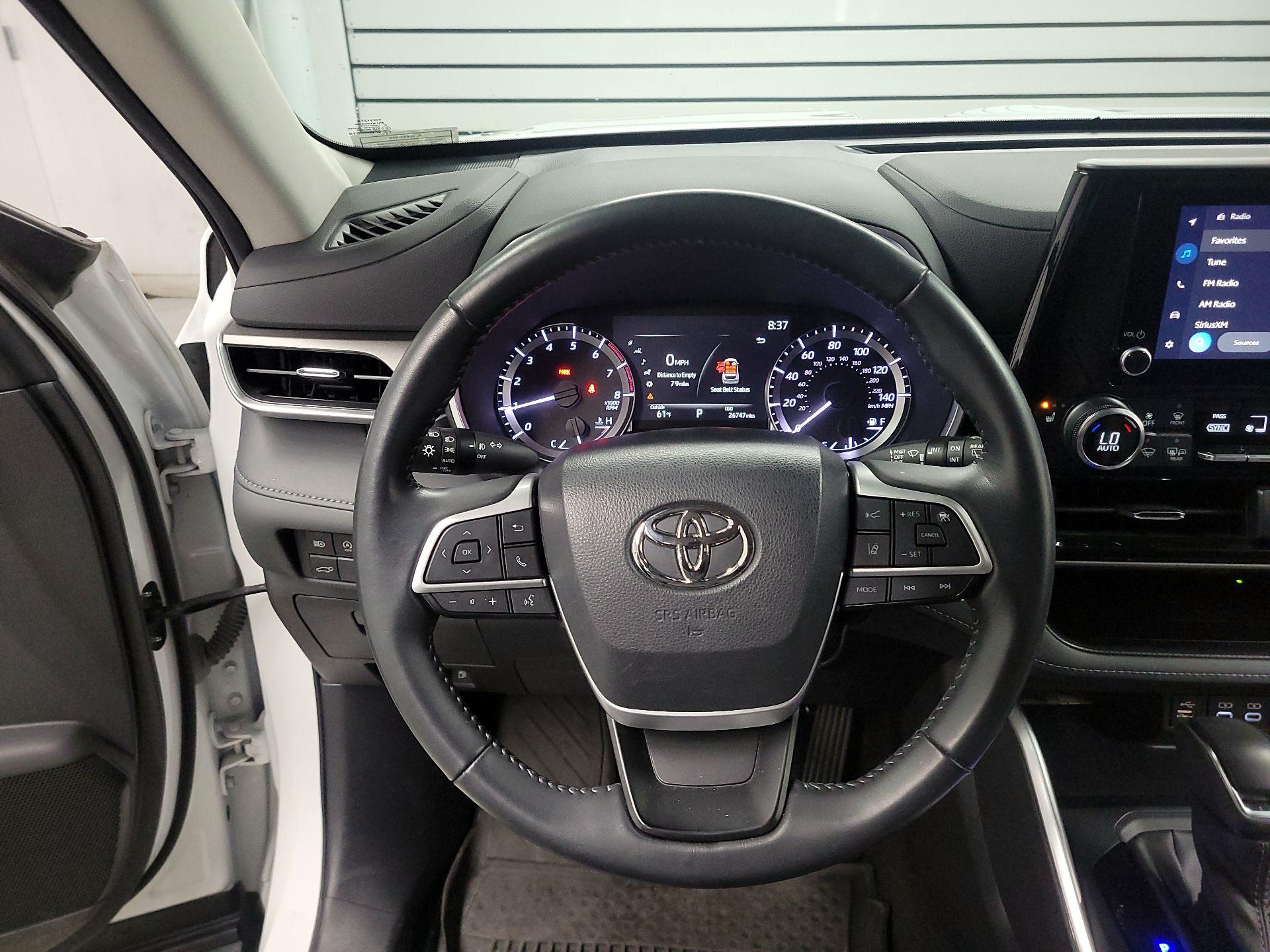 Thumbnail: 2023 Toyota Highlander - 10