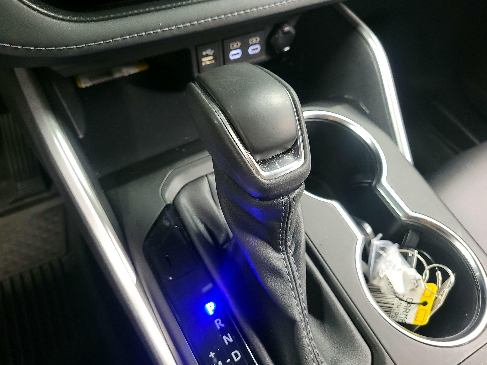 Thumbnail: 2023 Toyota Highlander - 15