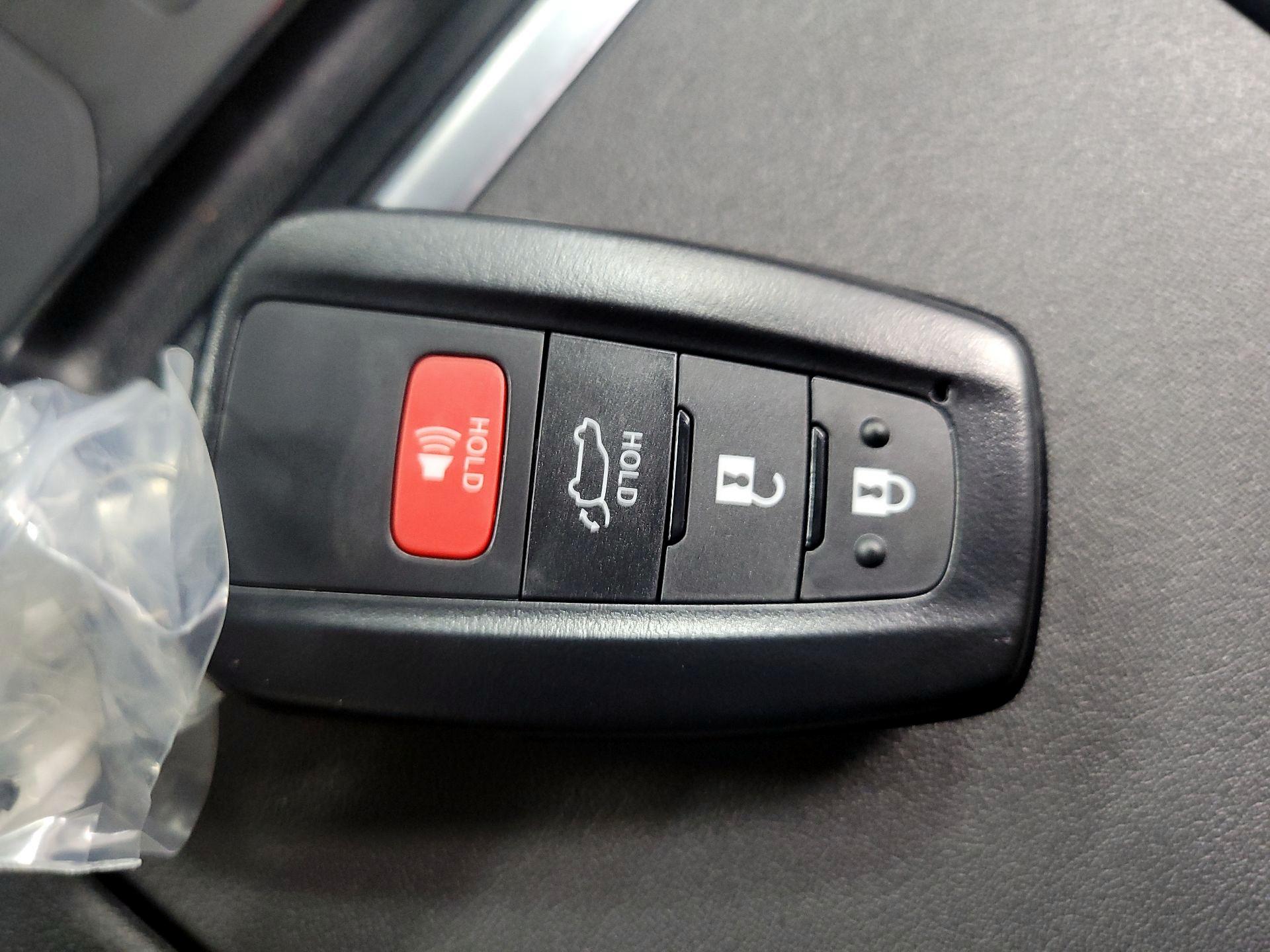 Thumbnail: 2023 Toyota Highlander - 18