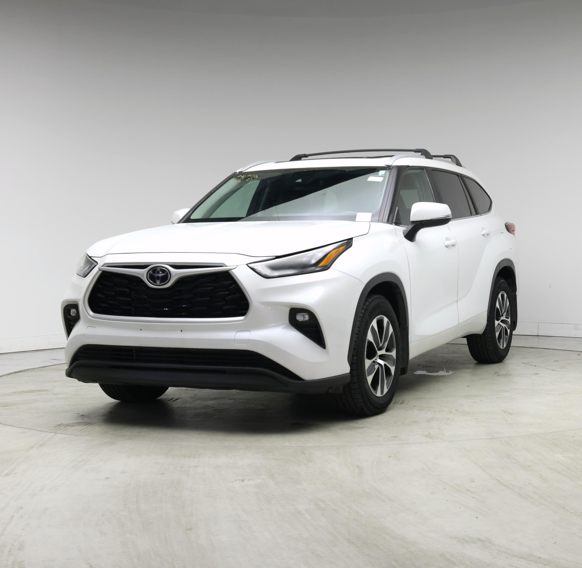Thumbnail: 2023 Toyota Highlander - 4