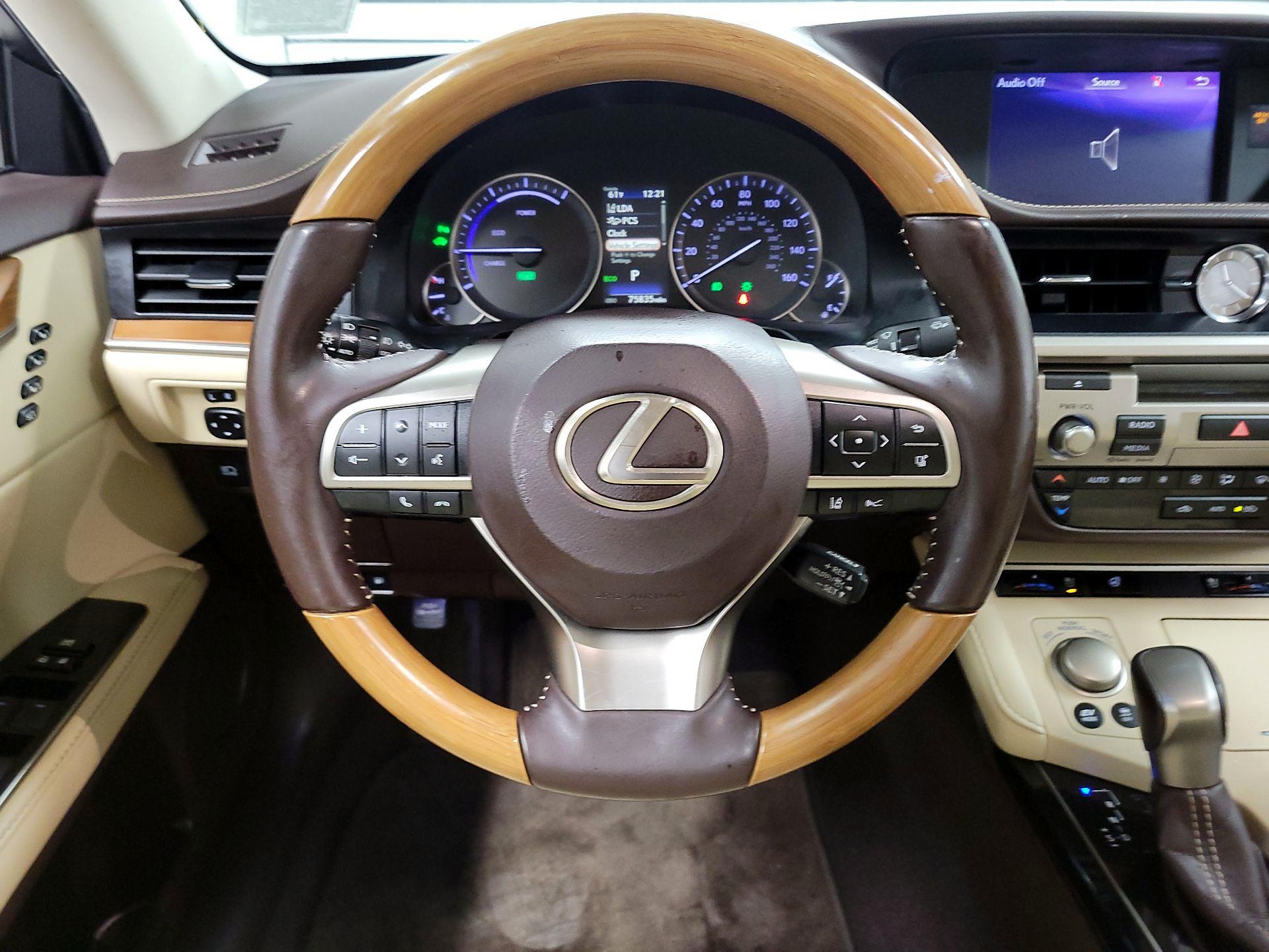 Thumbnail: 2017 Lexus ES - 10