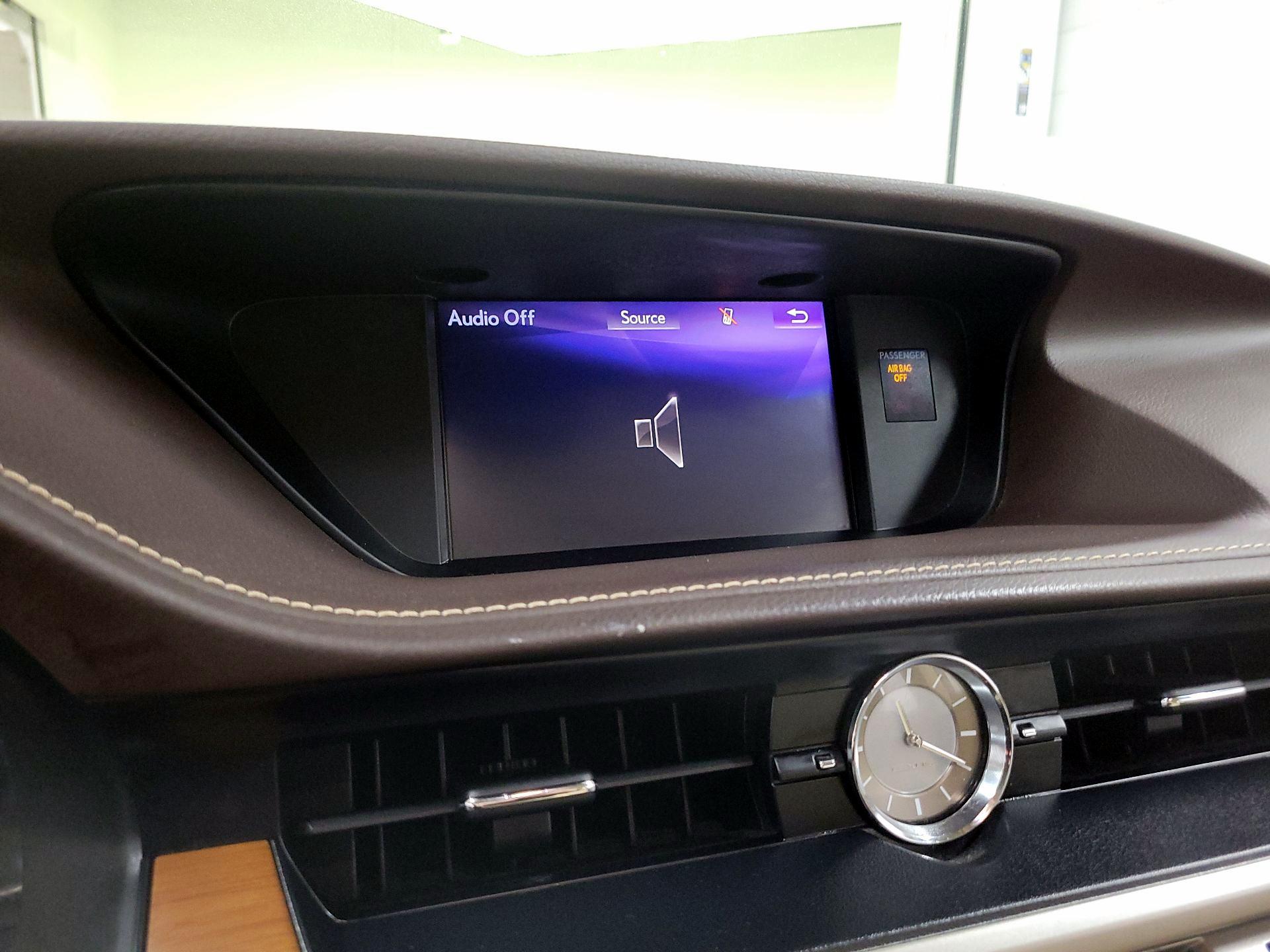 Thumbnail: 2017 Lexus ES - 13