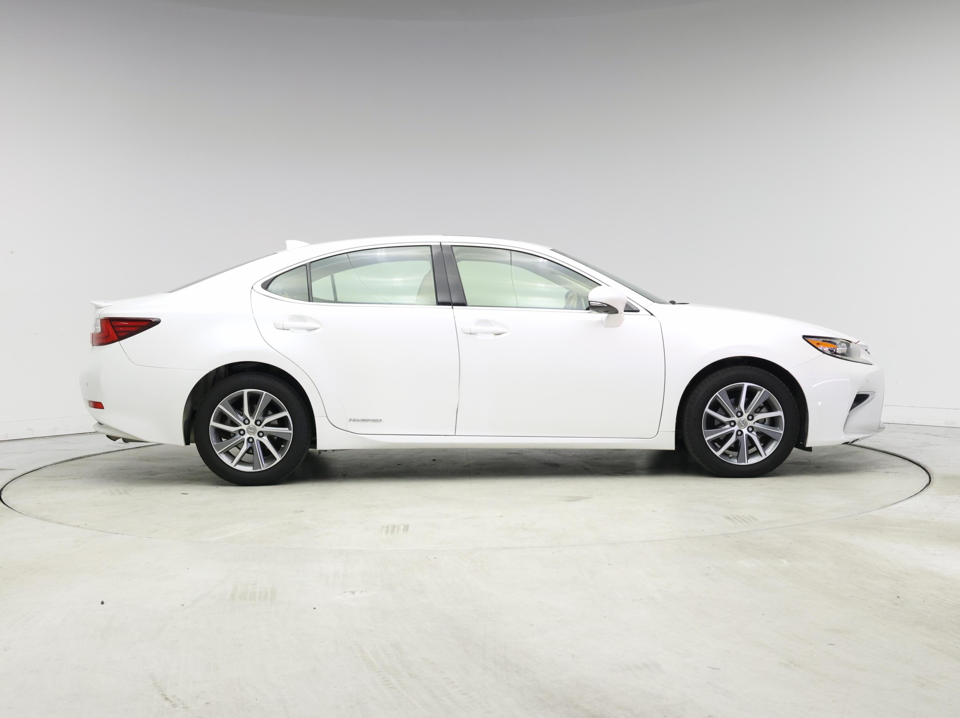 Thumbnail: 2017 Lexus ES - 7