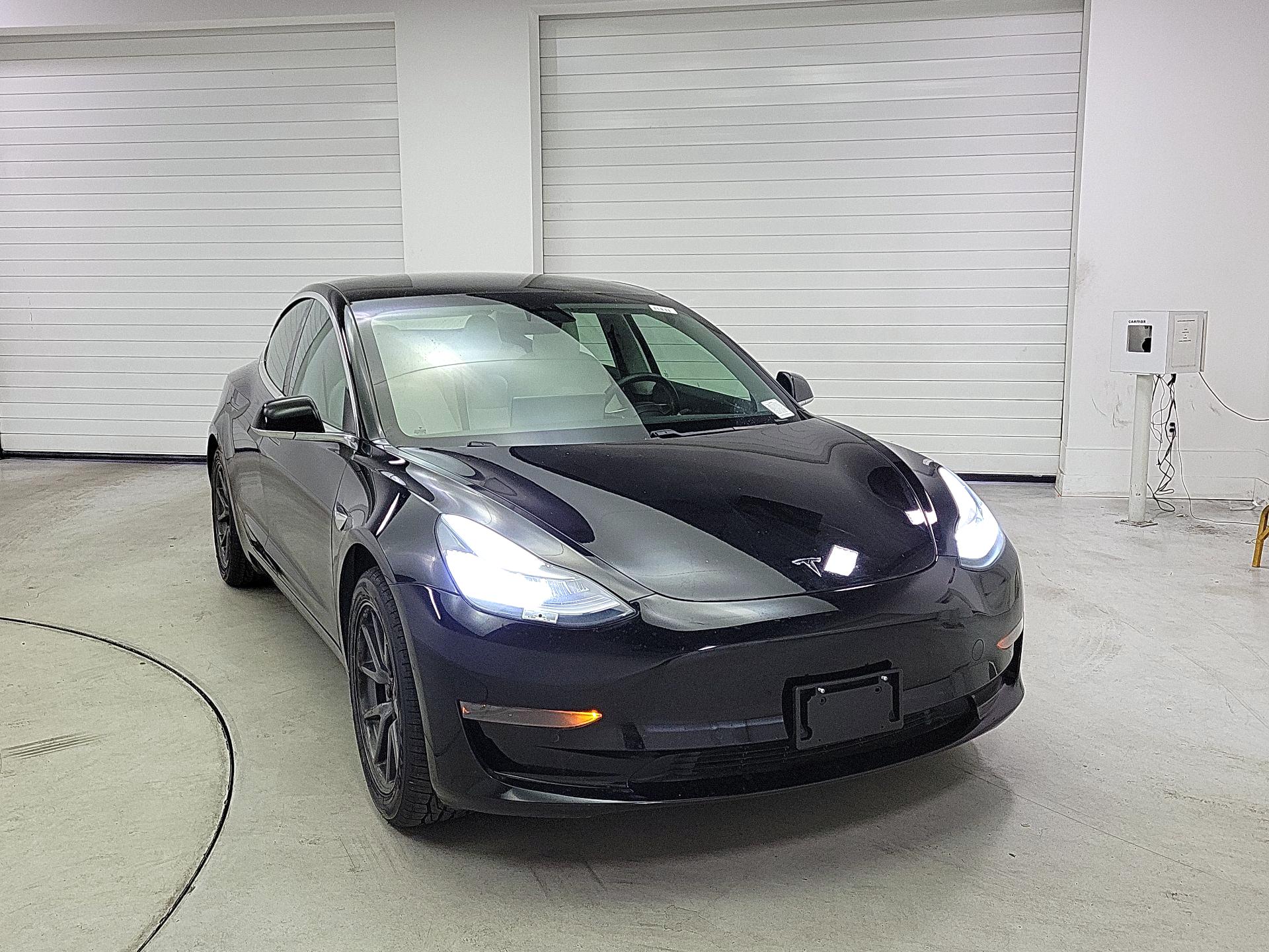 Thumbnail: 2020 Tesla Model 3 - 1