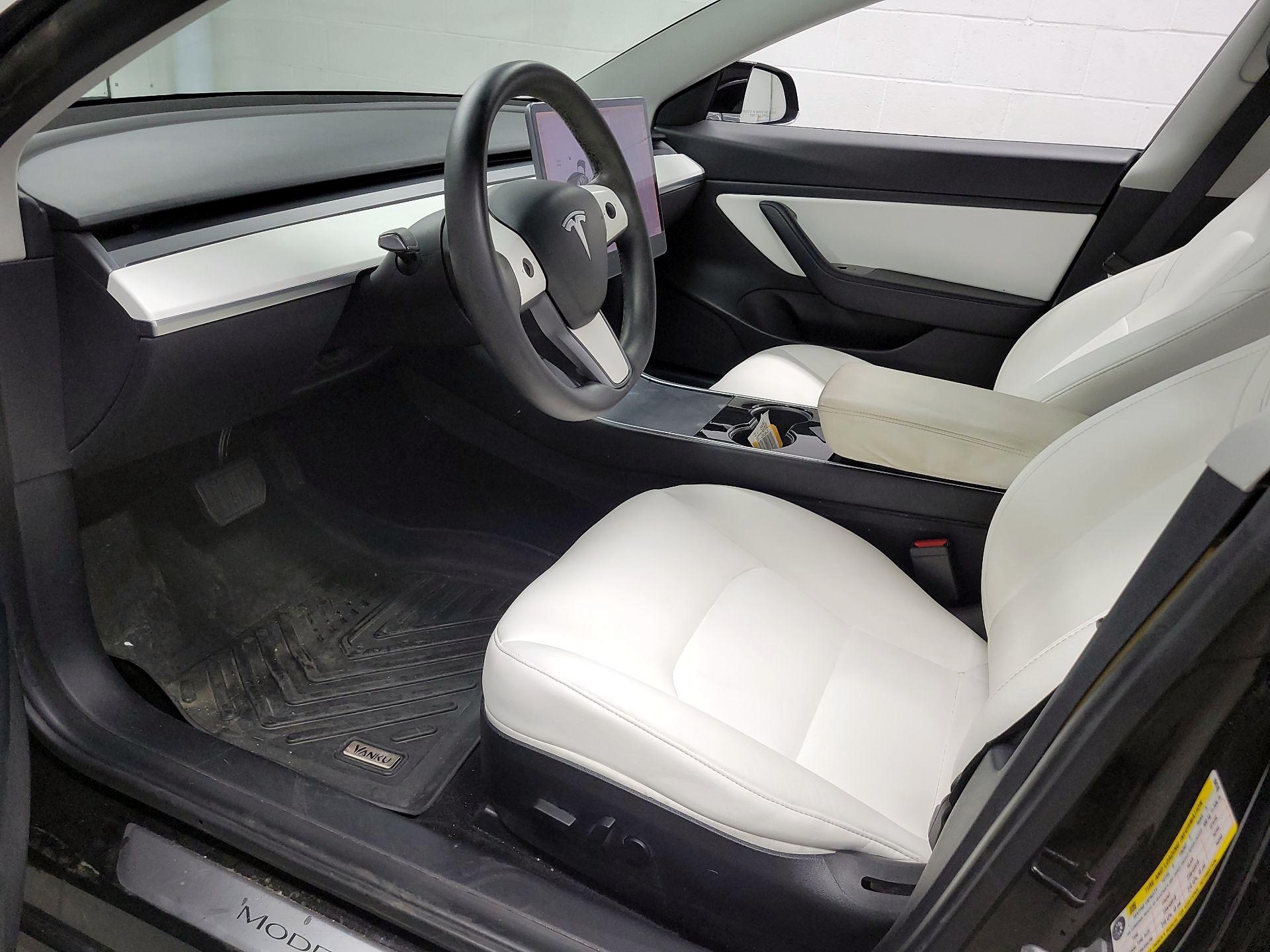 Thumbnail: 2020 Tesla Model 3 - 9